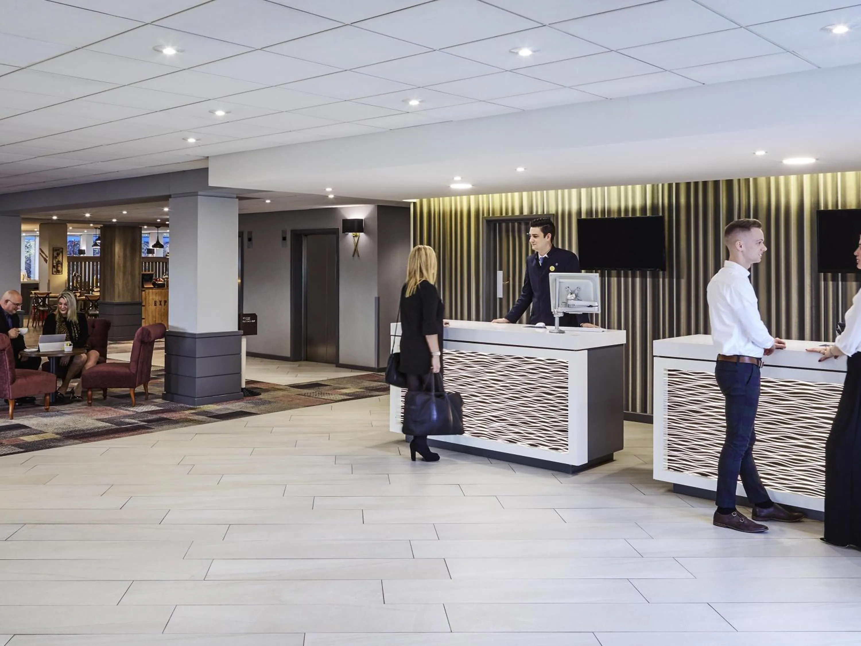 Property building in Novotel Wolverhampton City Centre