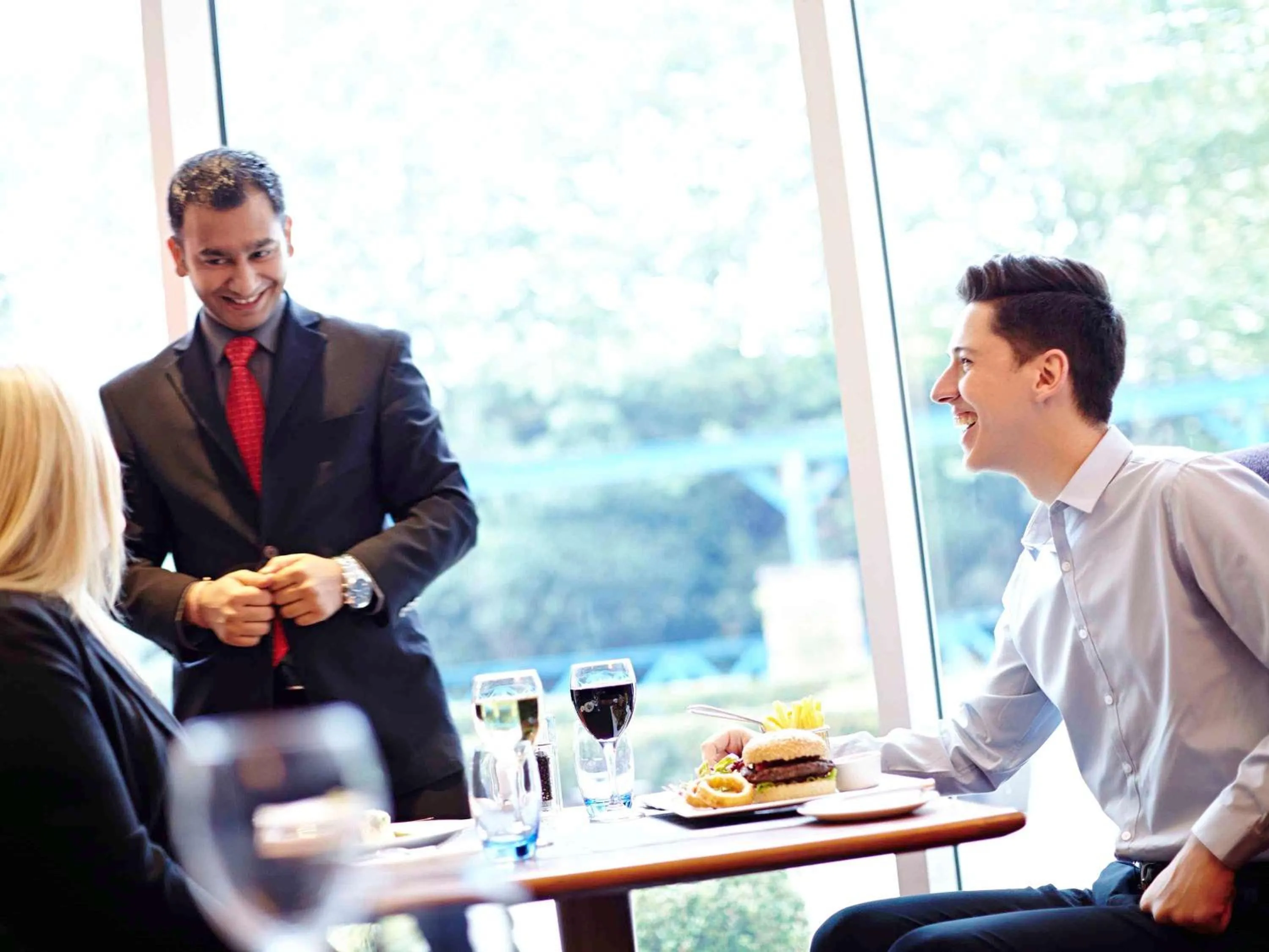 Lounge or bar in Novotel Wolverhampton City Centre