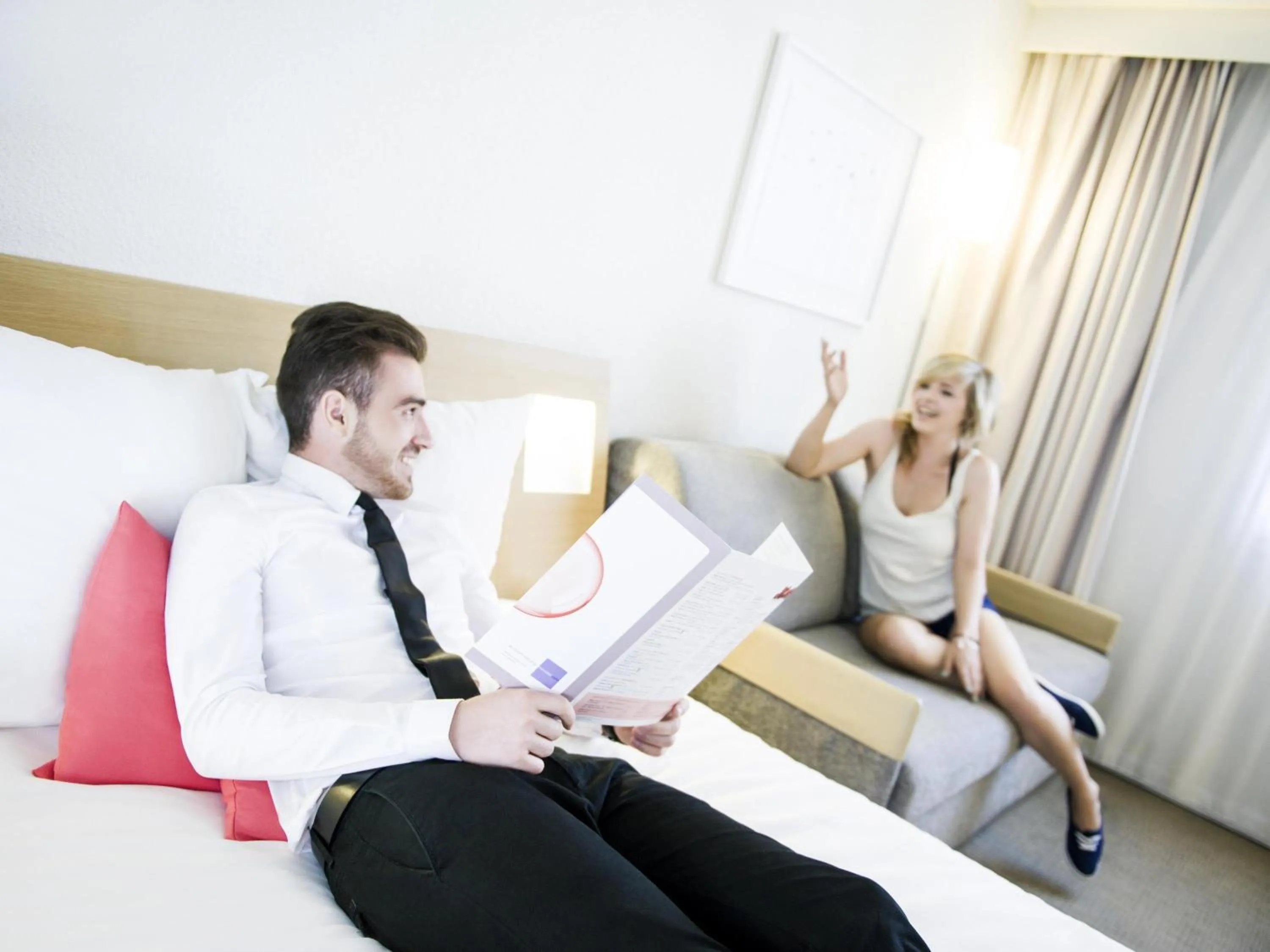 Bedroom, Bed in Novotel Wolverhampton City Centre