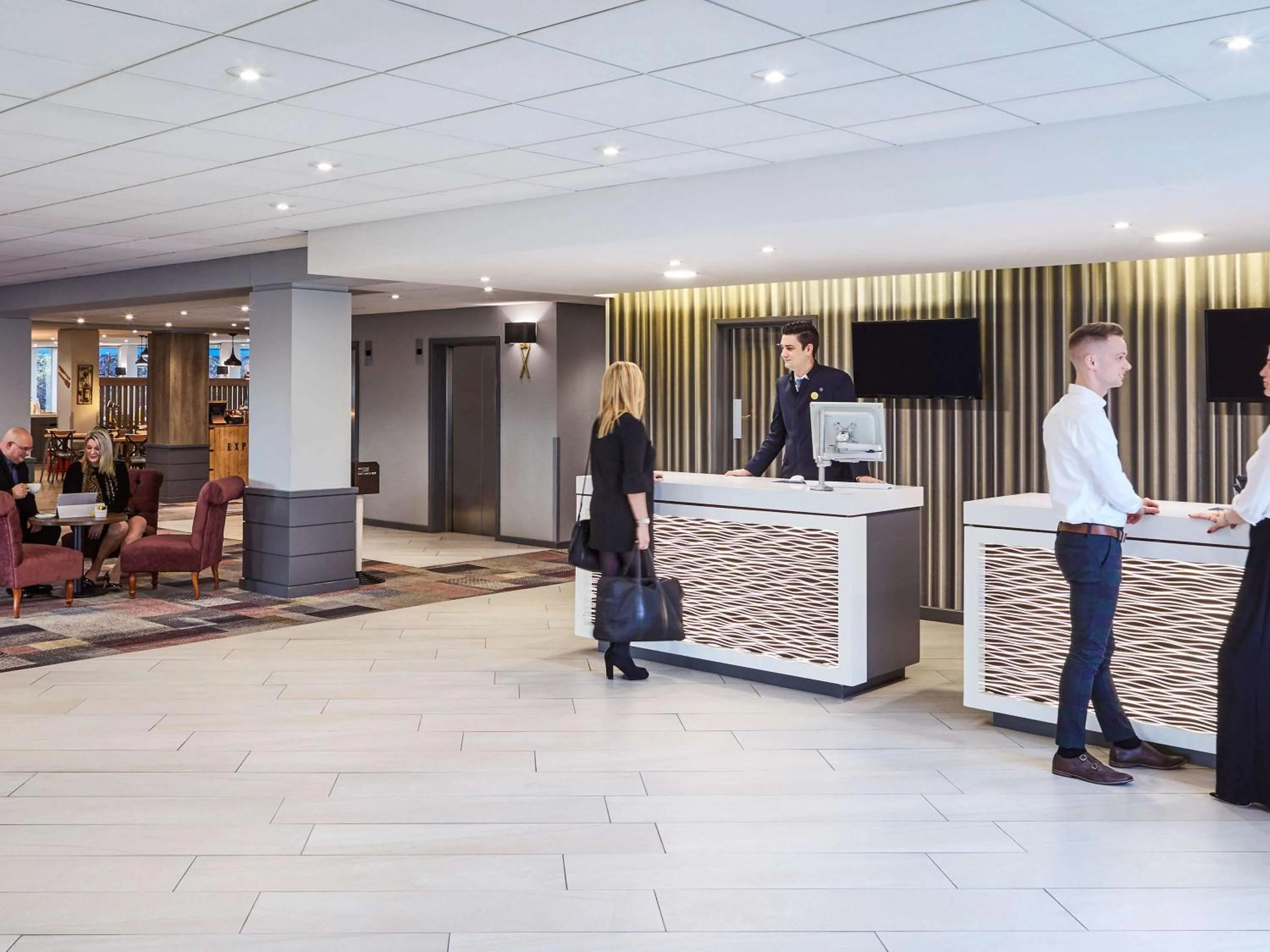 Property building in Novotel Wolverhampton City Centre