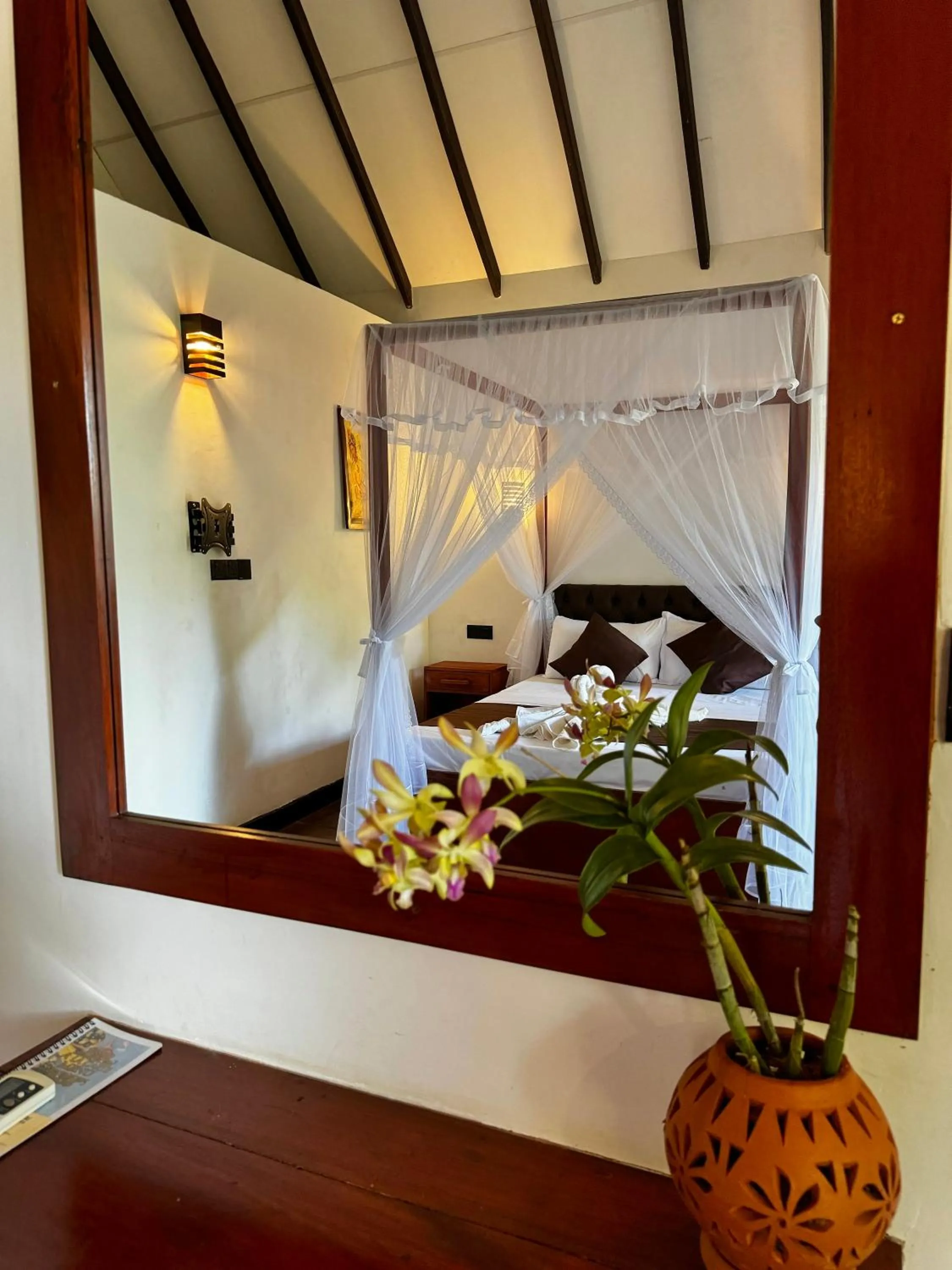 Bed in The Cottage Sigiriya