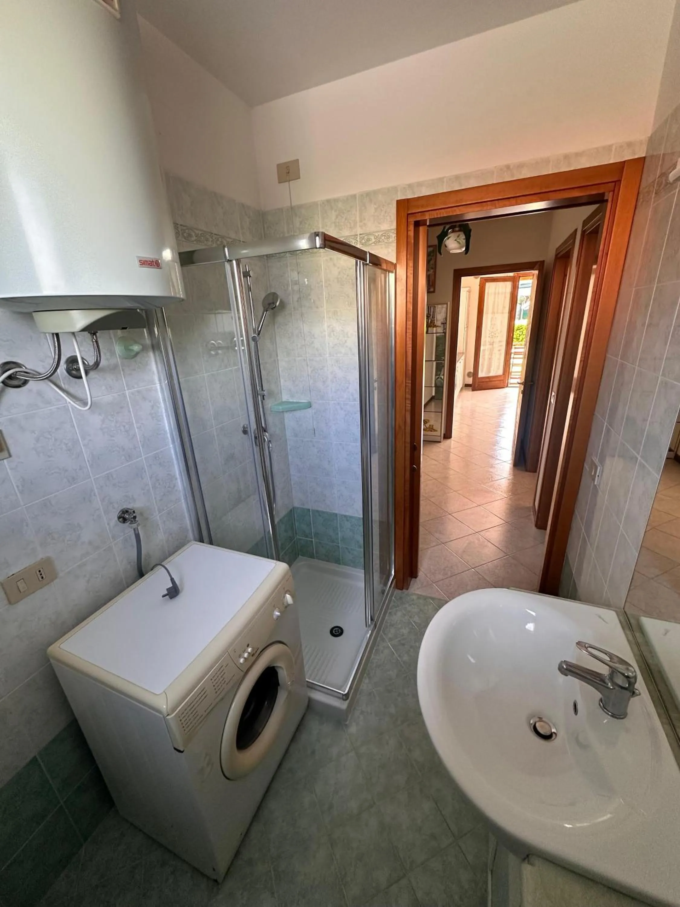 Shower in Villaggio Cristina 2 - Agenzia Cocal