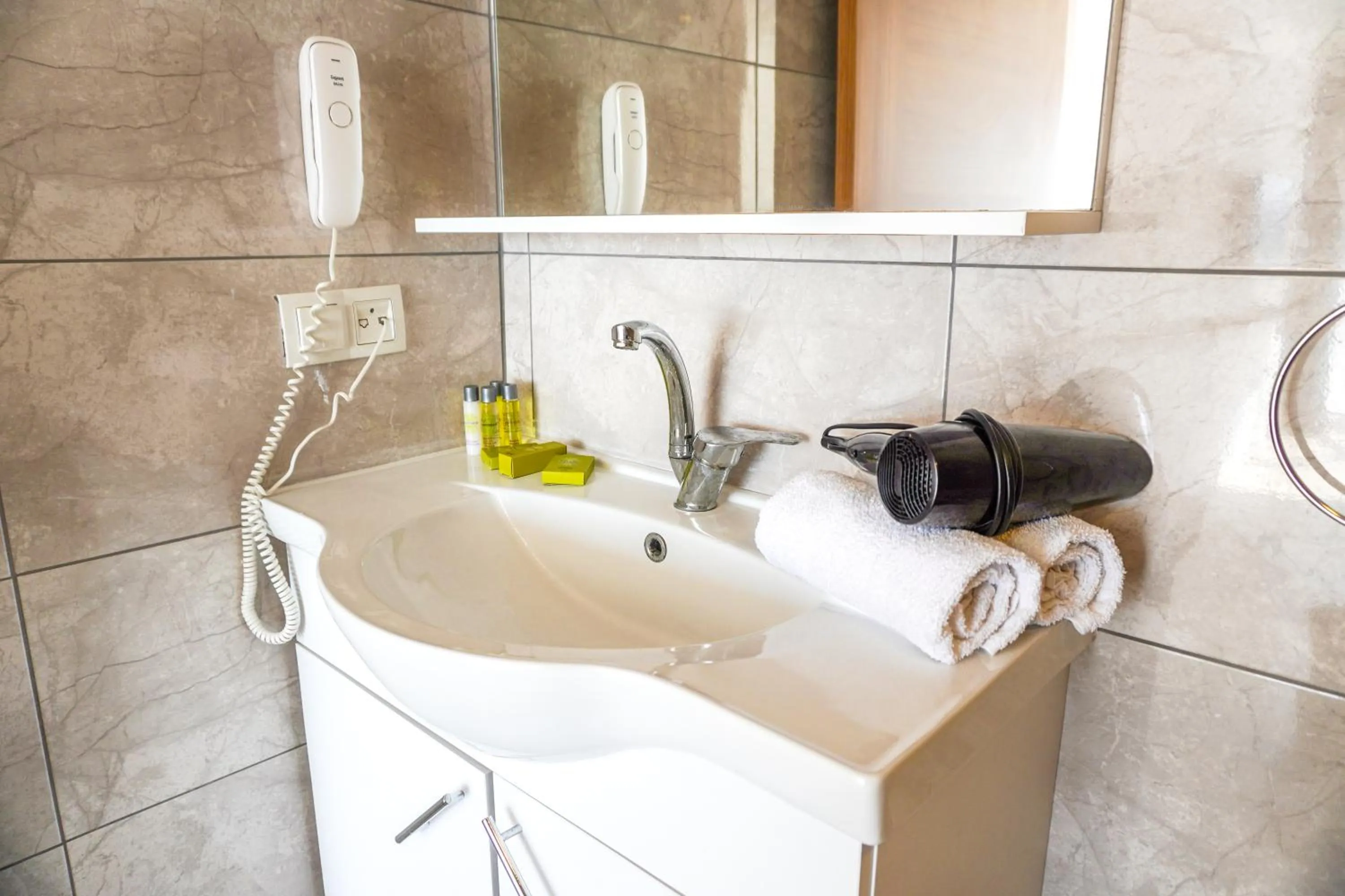 Bathroom in Ni Marin Hotel