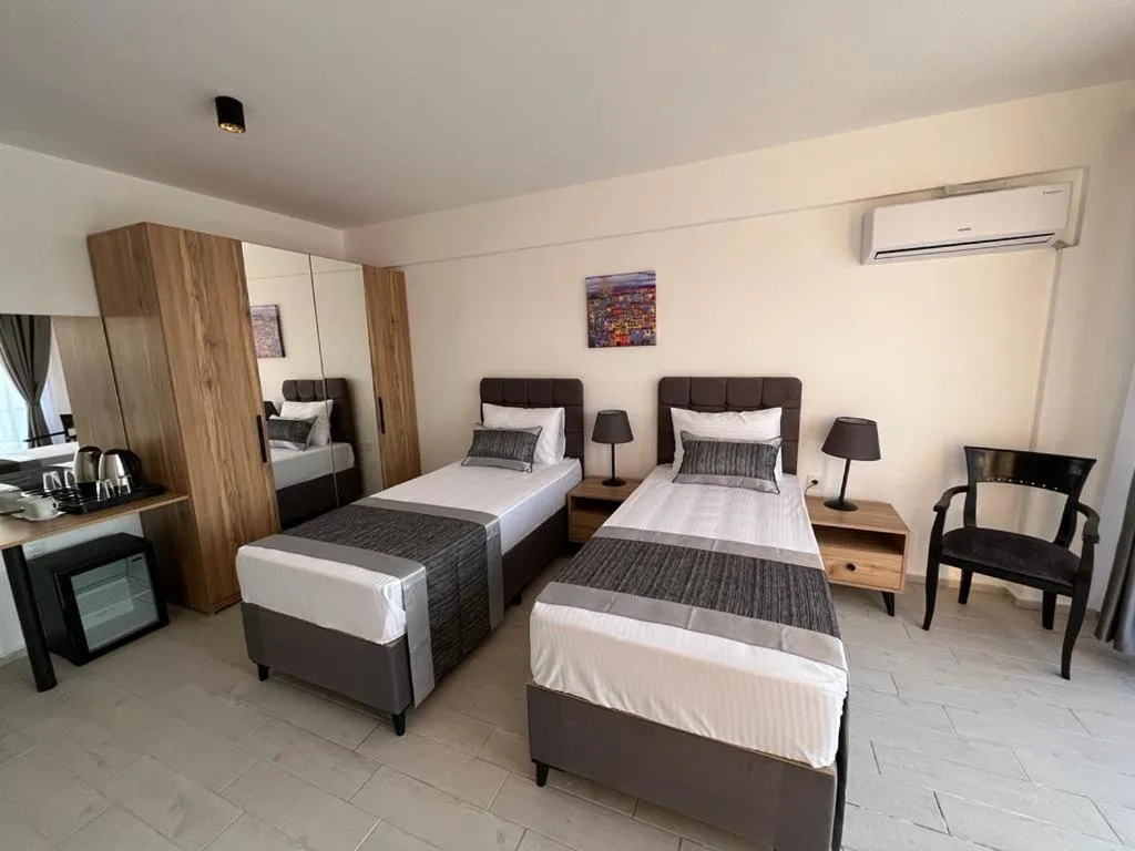 Photo of the whole room in Ni Marin Hotel