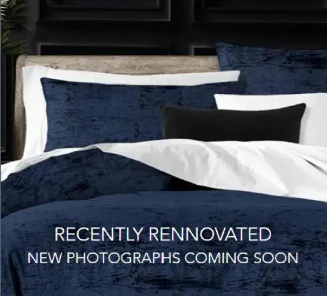 Deluxe King Room in The Stockade Inn Deluxe King Room in The Stockade Inn