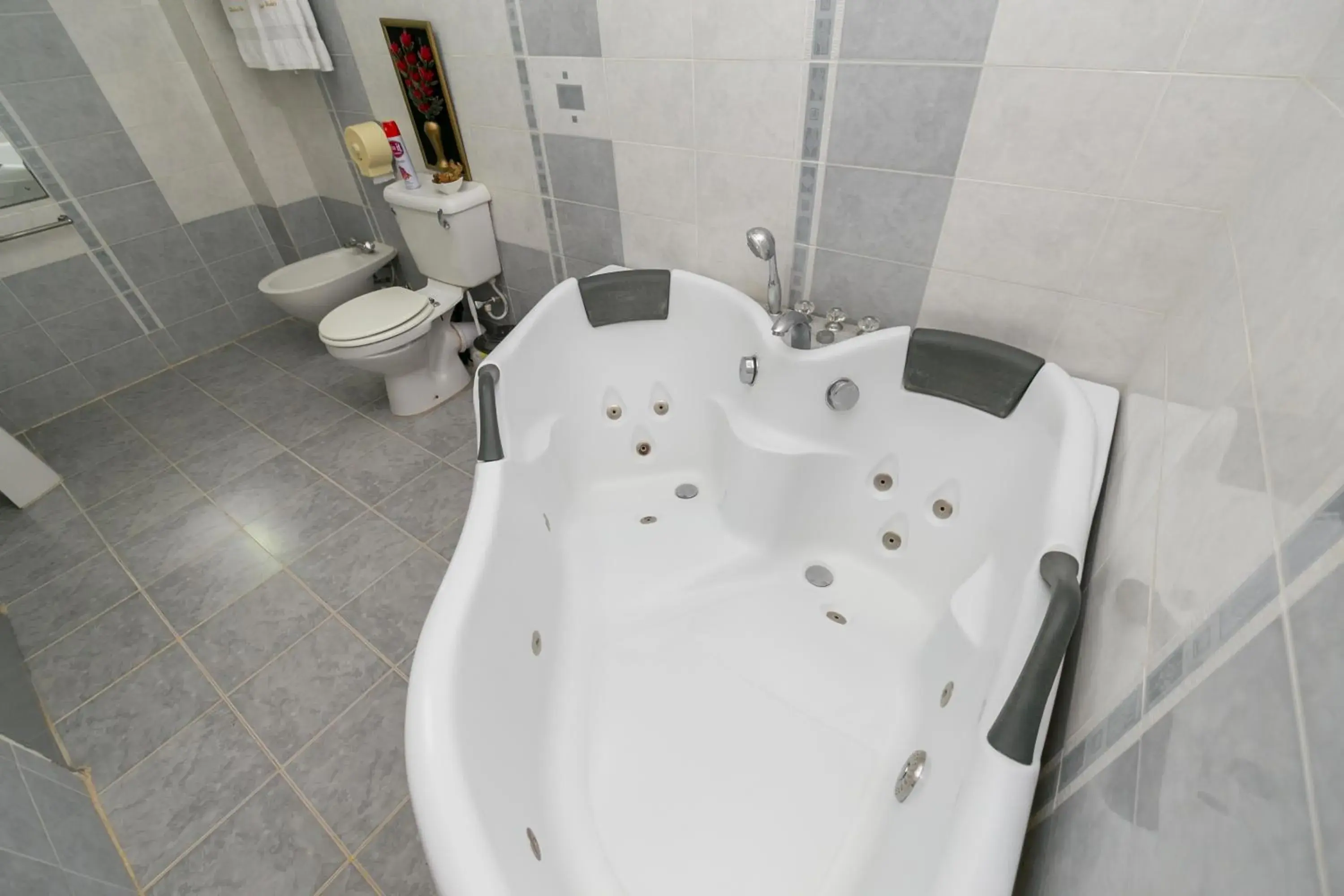 Deluxe Double Room in Fahari Gardens Hotel Deluxe Double Room in Fahari Gardens Hotel