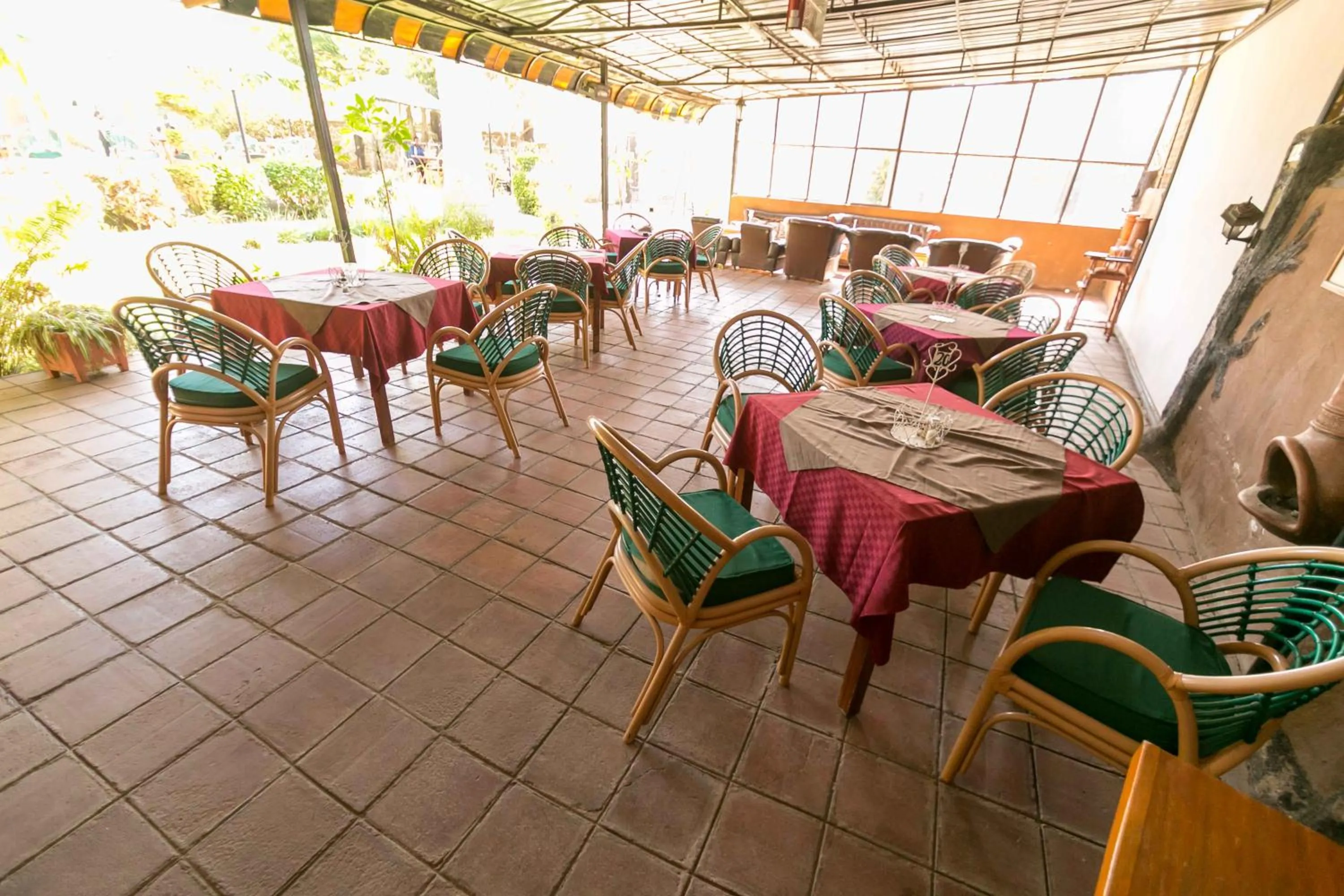 Restaurant/places to eat in Fahari Gardens Hotel