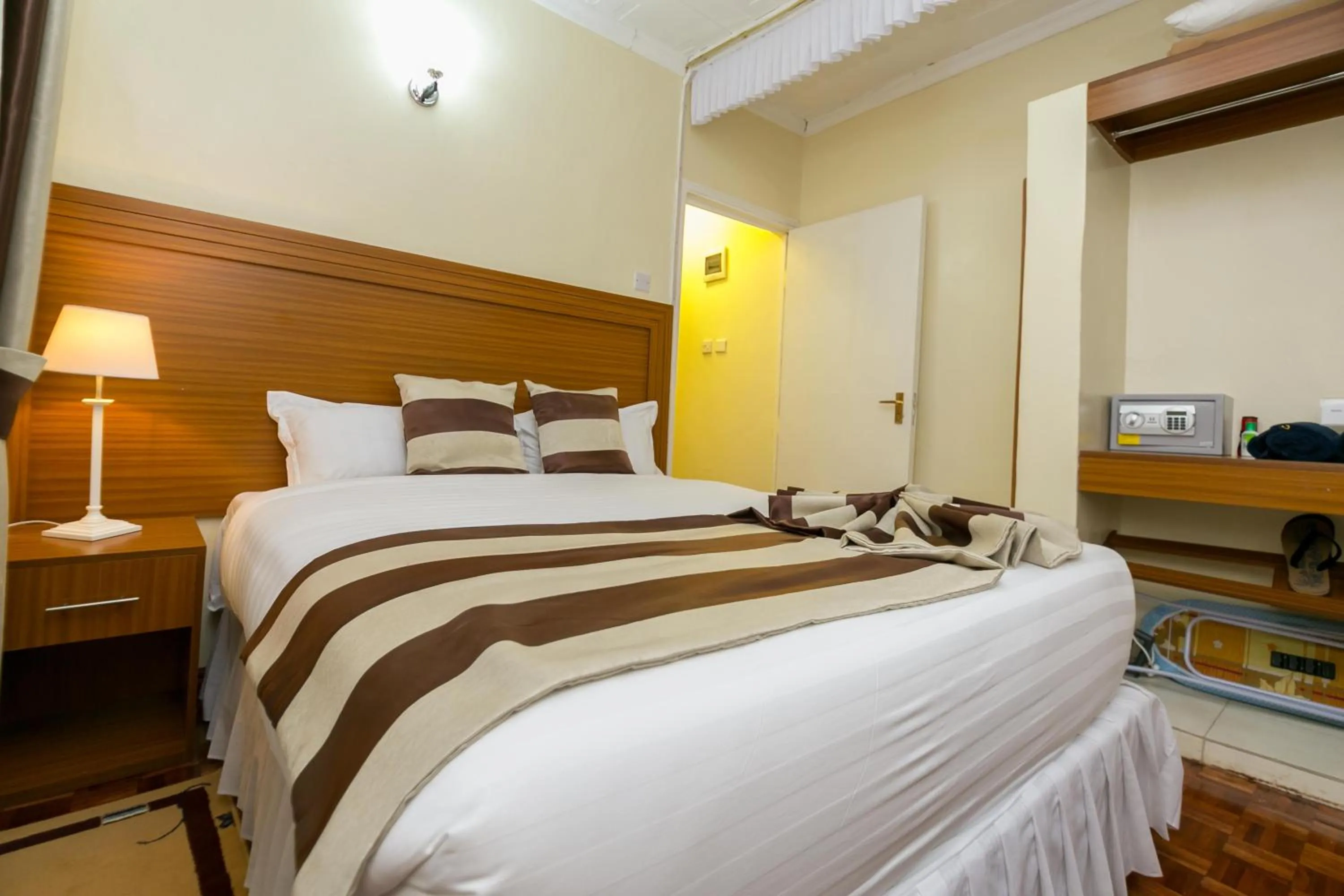 Bed in Fahari Gardens Hotel