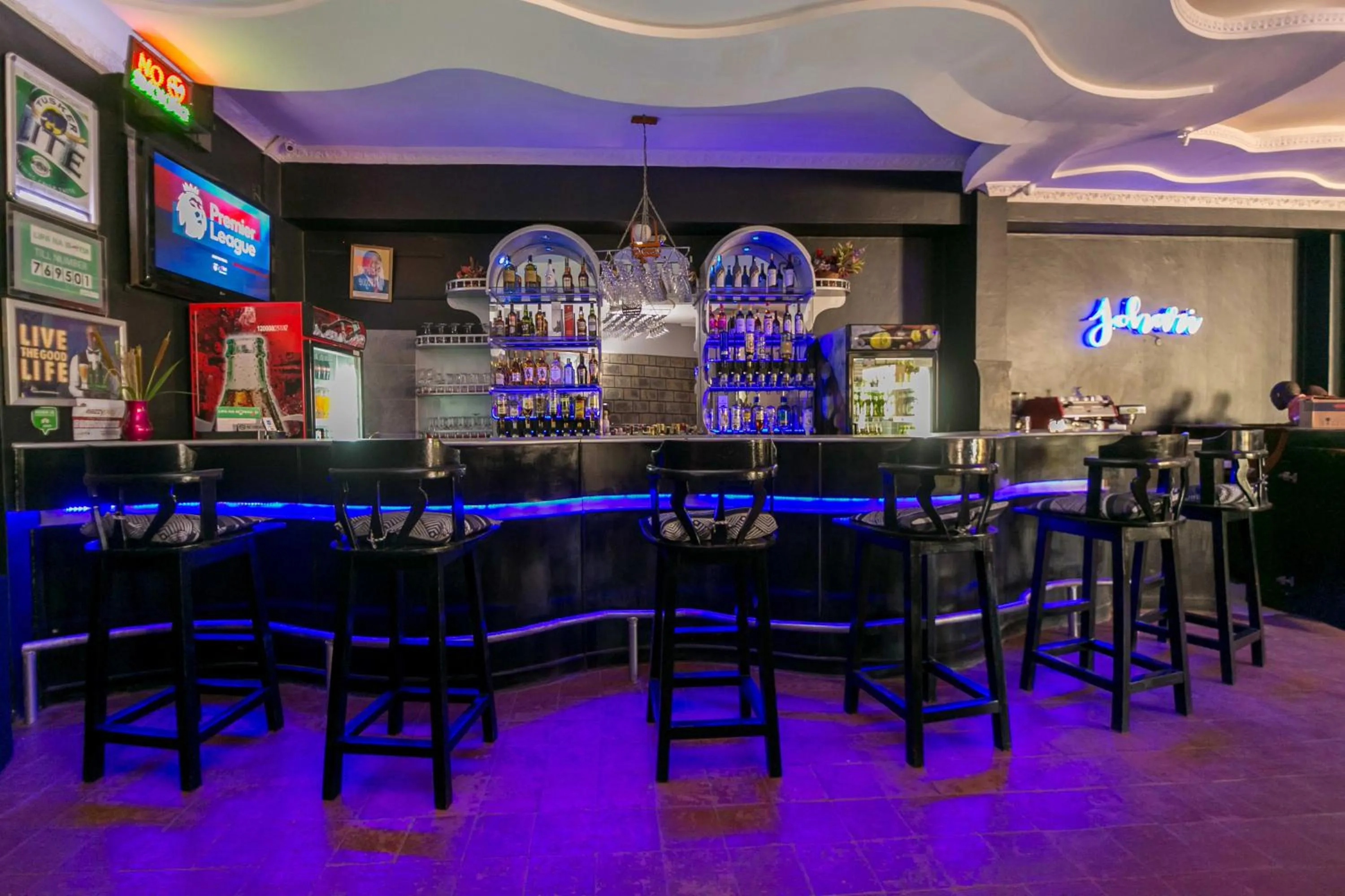 Lounge or bar in Fahari Gardens Hotel