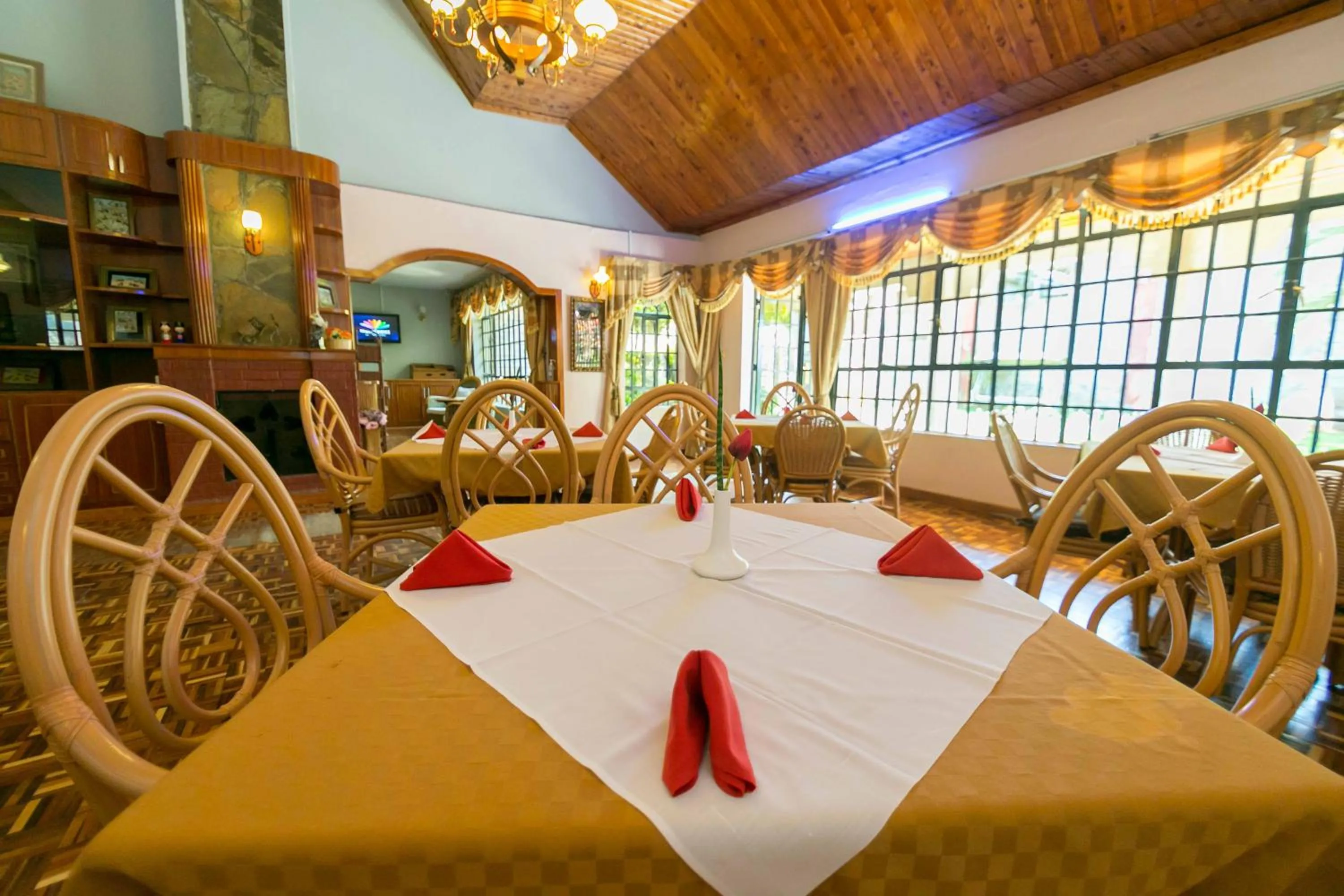 Restaurant/places to eat in Fahari Gardens Hotel