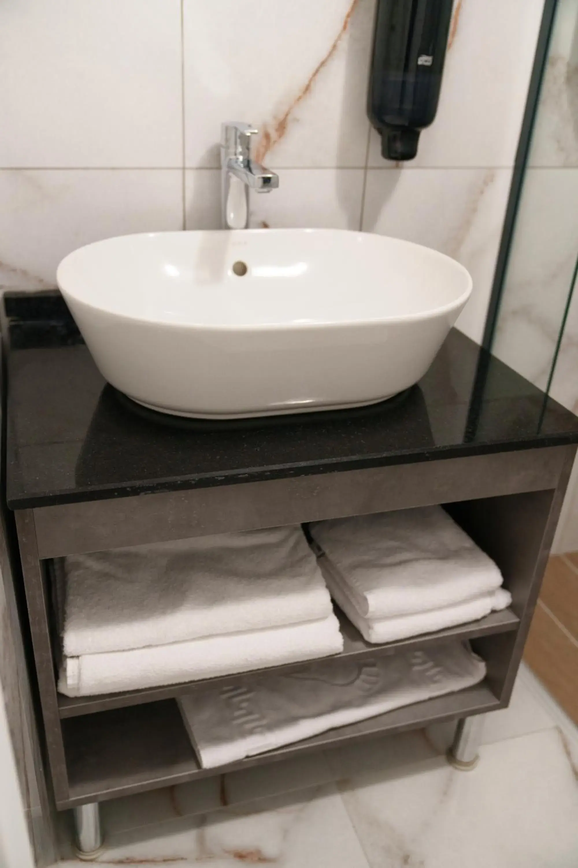 Standard Triple Room in Grand 464 Otel Standard Triple Room in Grand 464 Otel