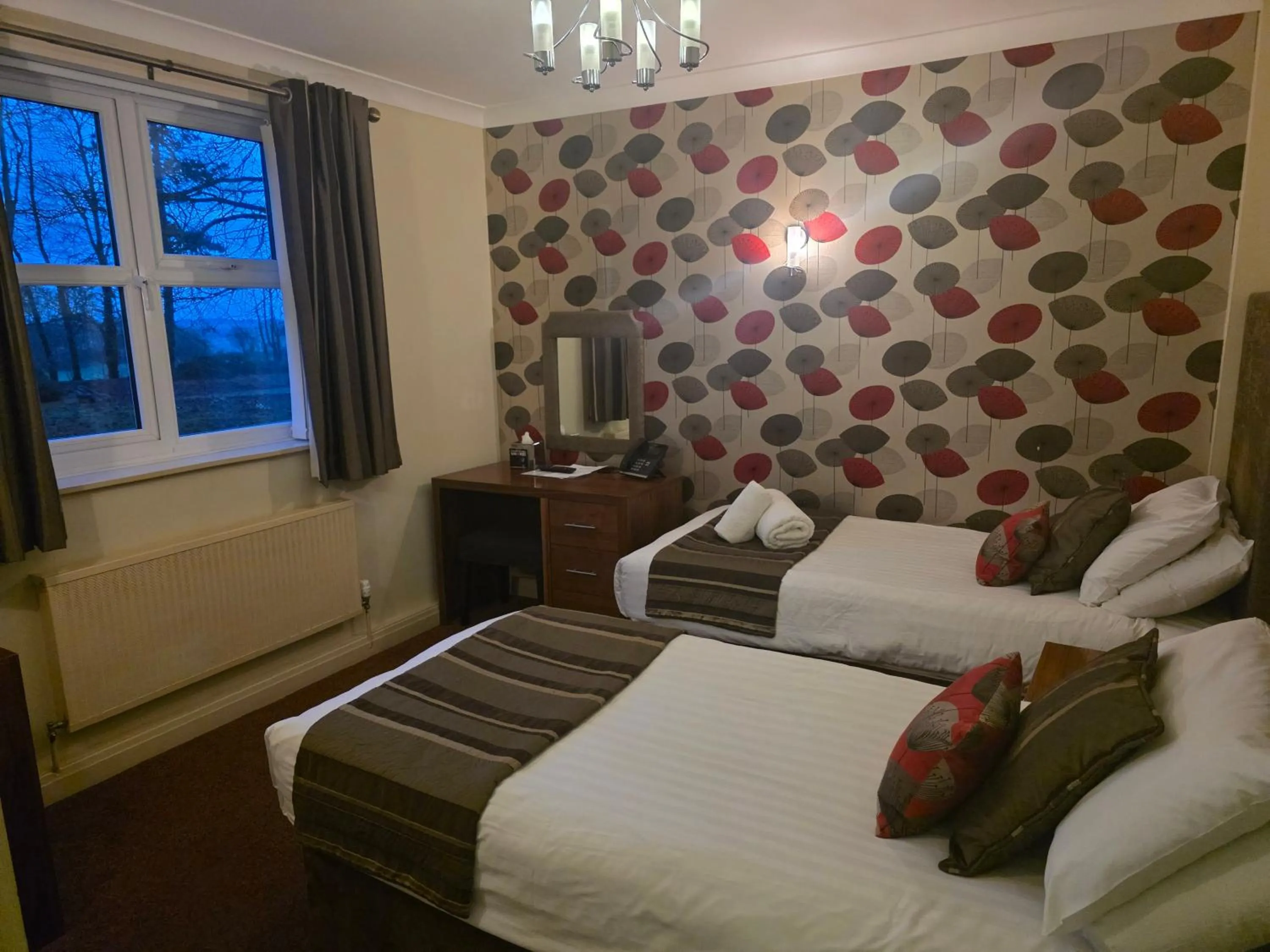 Bed in Oaklands Hall Hotel Grimsby