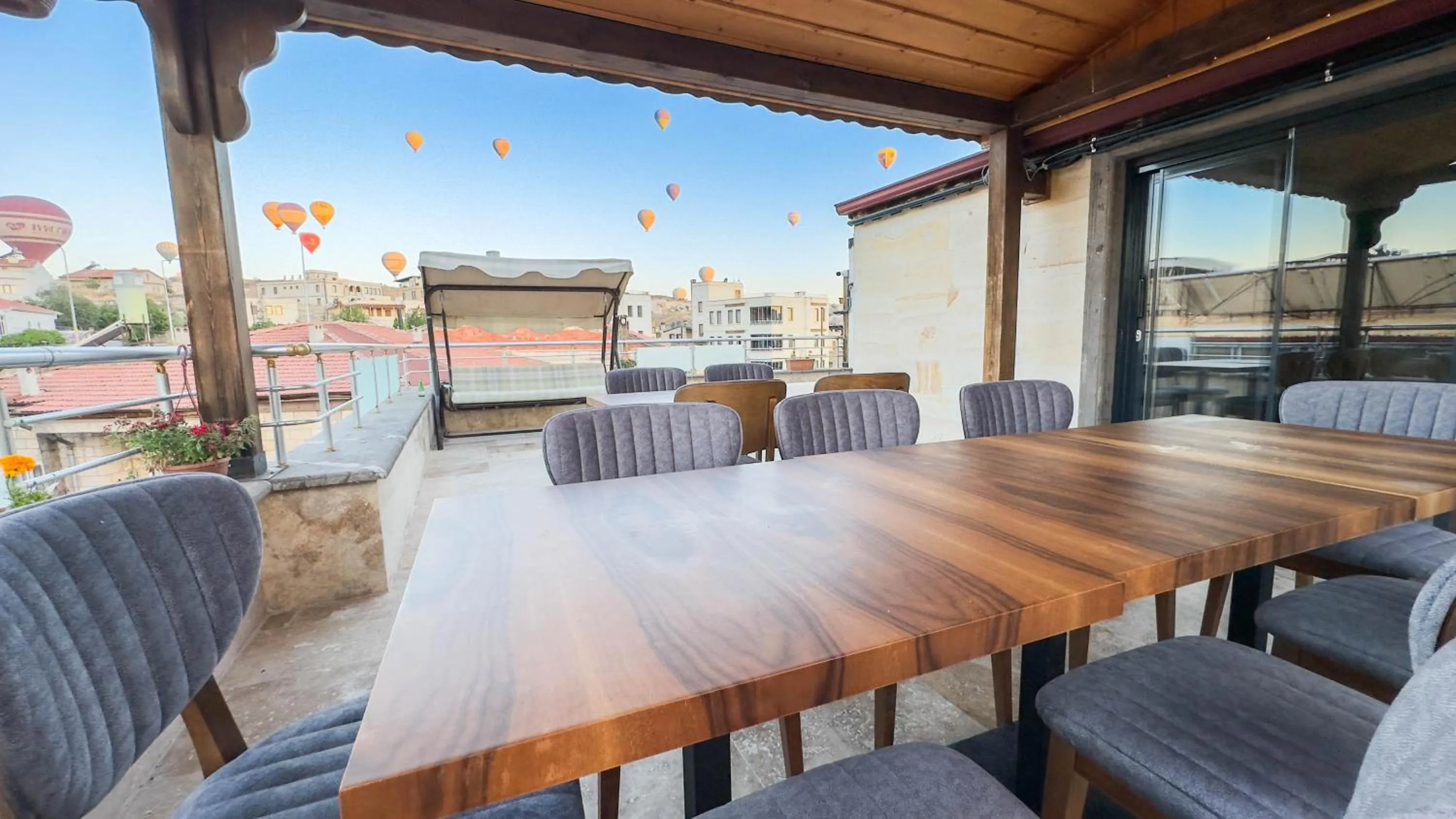 Restaurant/places to eat in Rocca Stone House