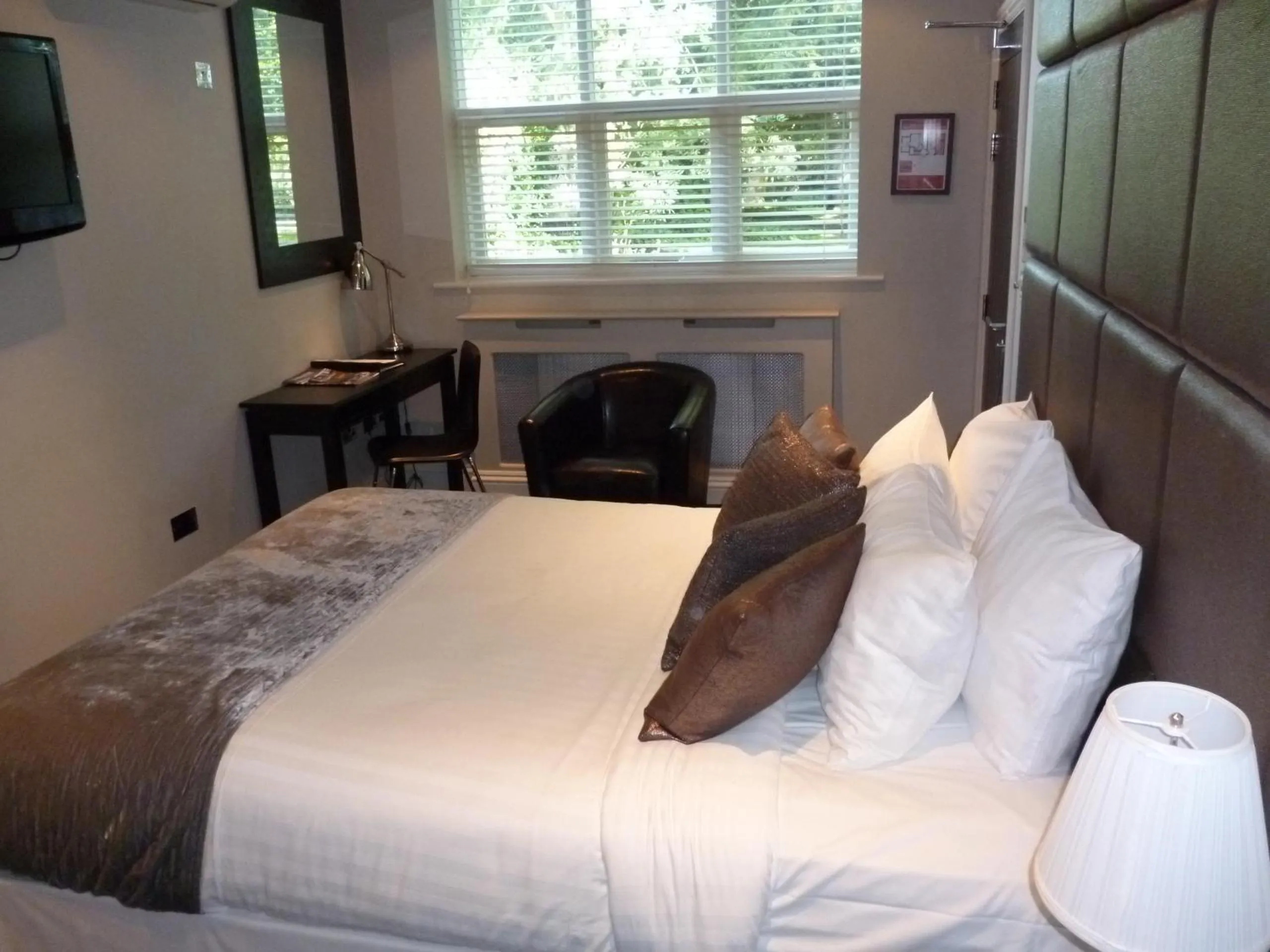 Bed in Aston Hall Hotel, BW Signature Collection