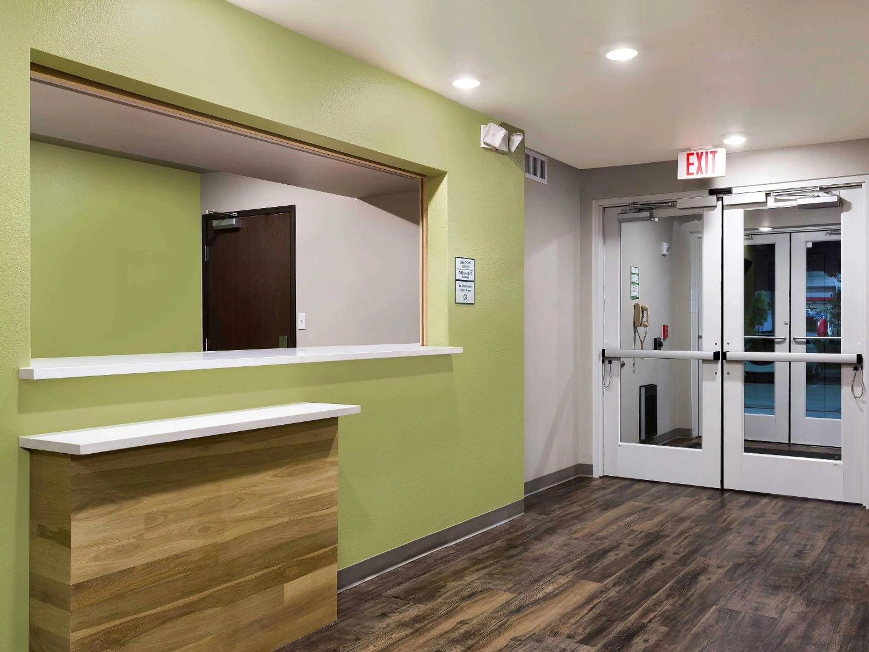 Lobby or reception in WoodSpring Suites Orlando East UCF