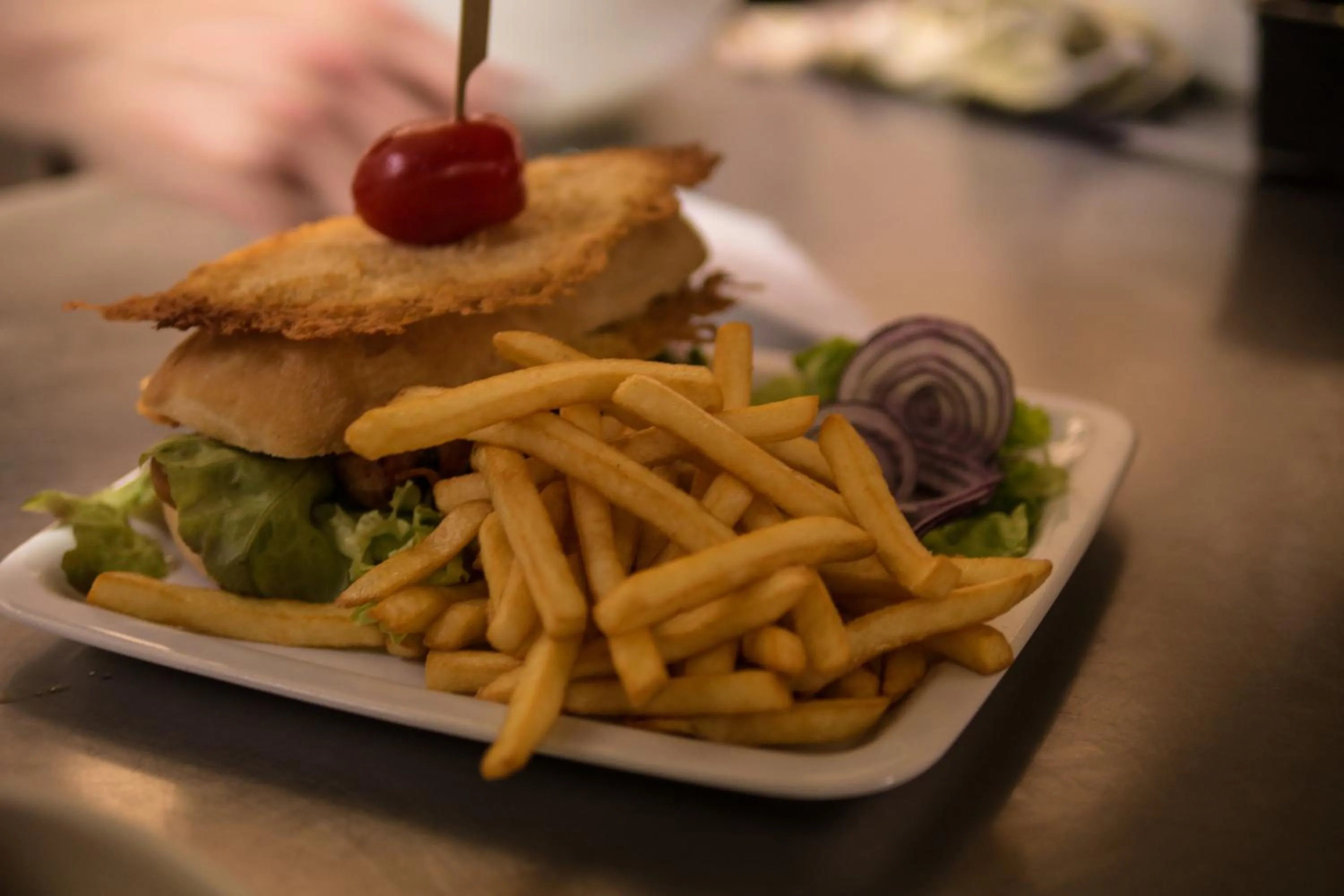 Restaurant/places to eat in Le Bannier Hotel Restaurant