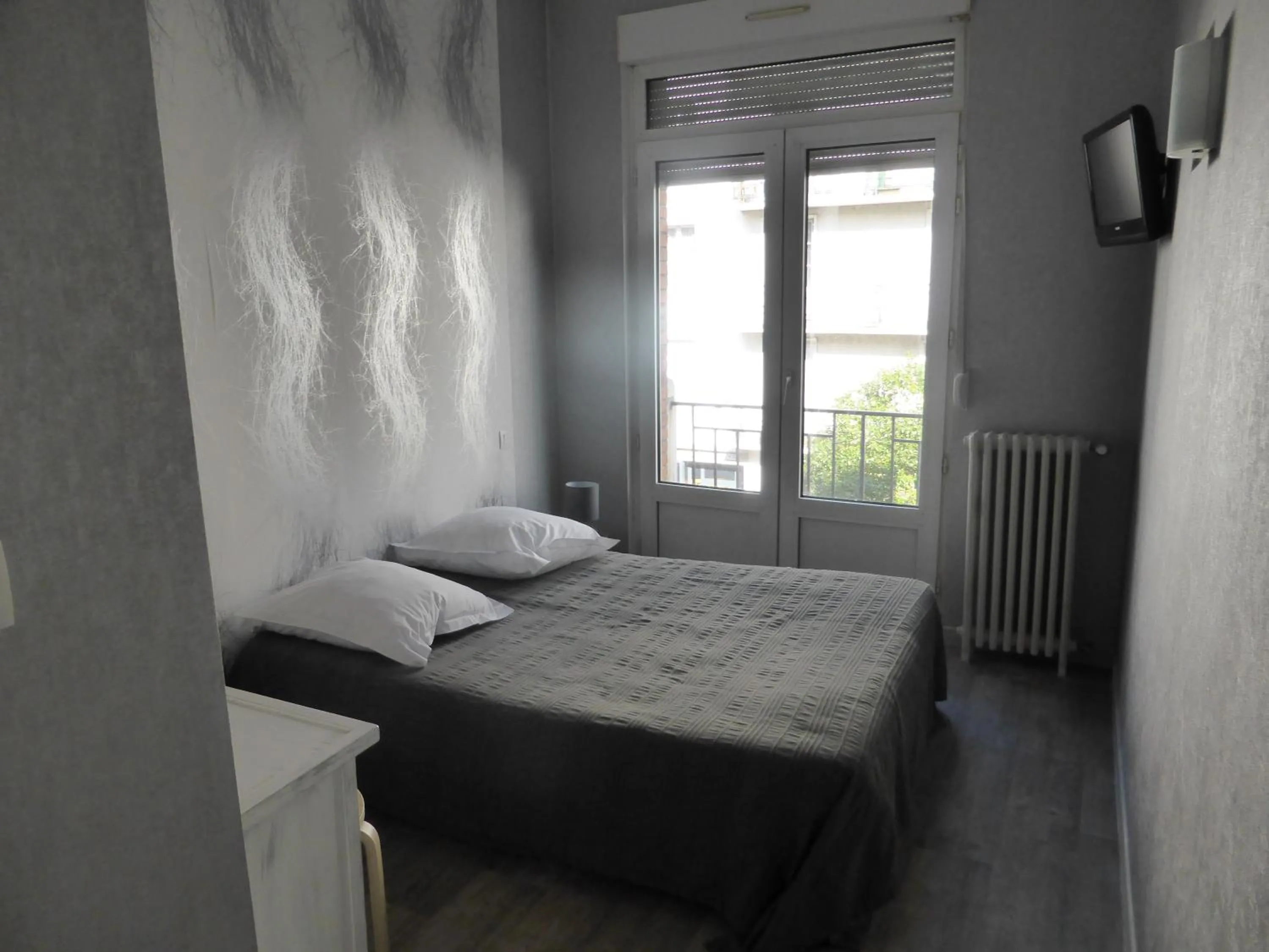 Bedroom, Bed in Le Bannier Hotel Restaurant