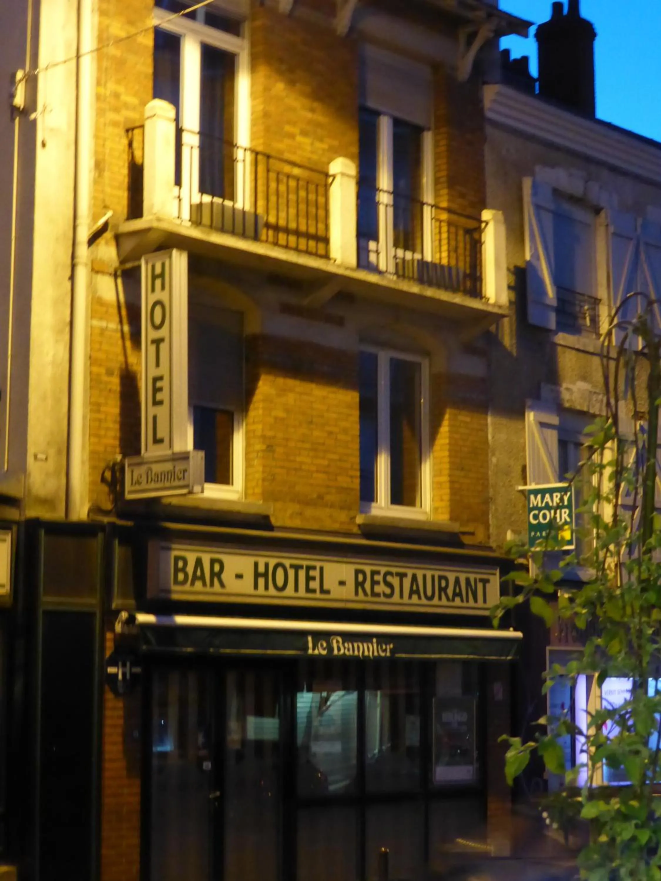 Facade/entrance in Le Bannier Hotel Restaurant