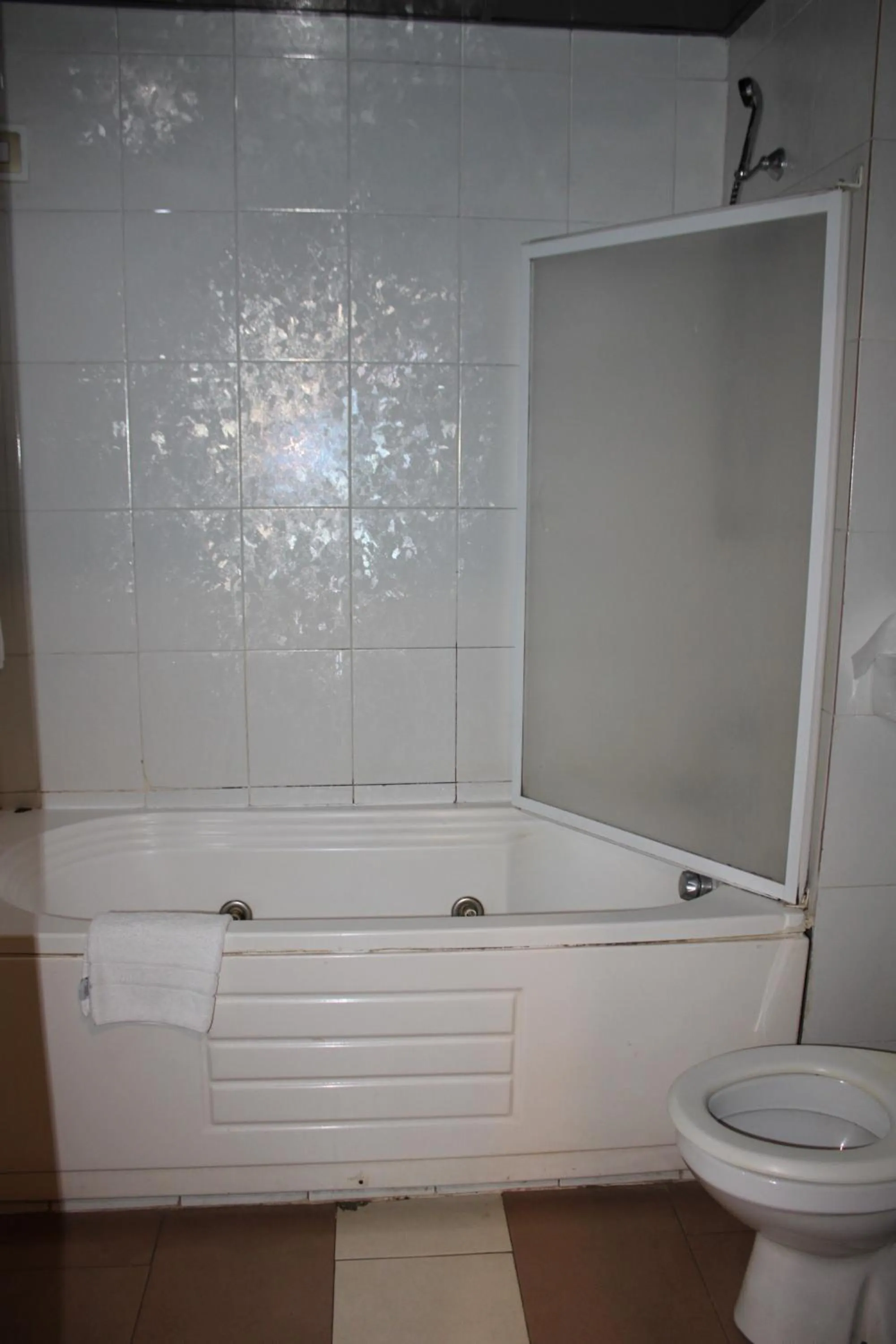 Bath in Hotel Franco Yaounde