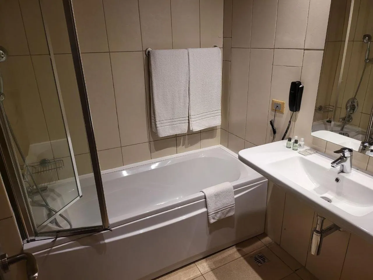 Bathroom in Hotel Franco Yaounde