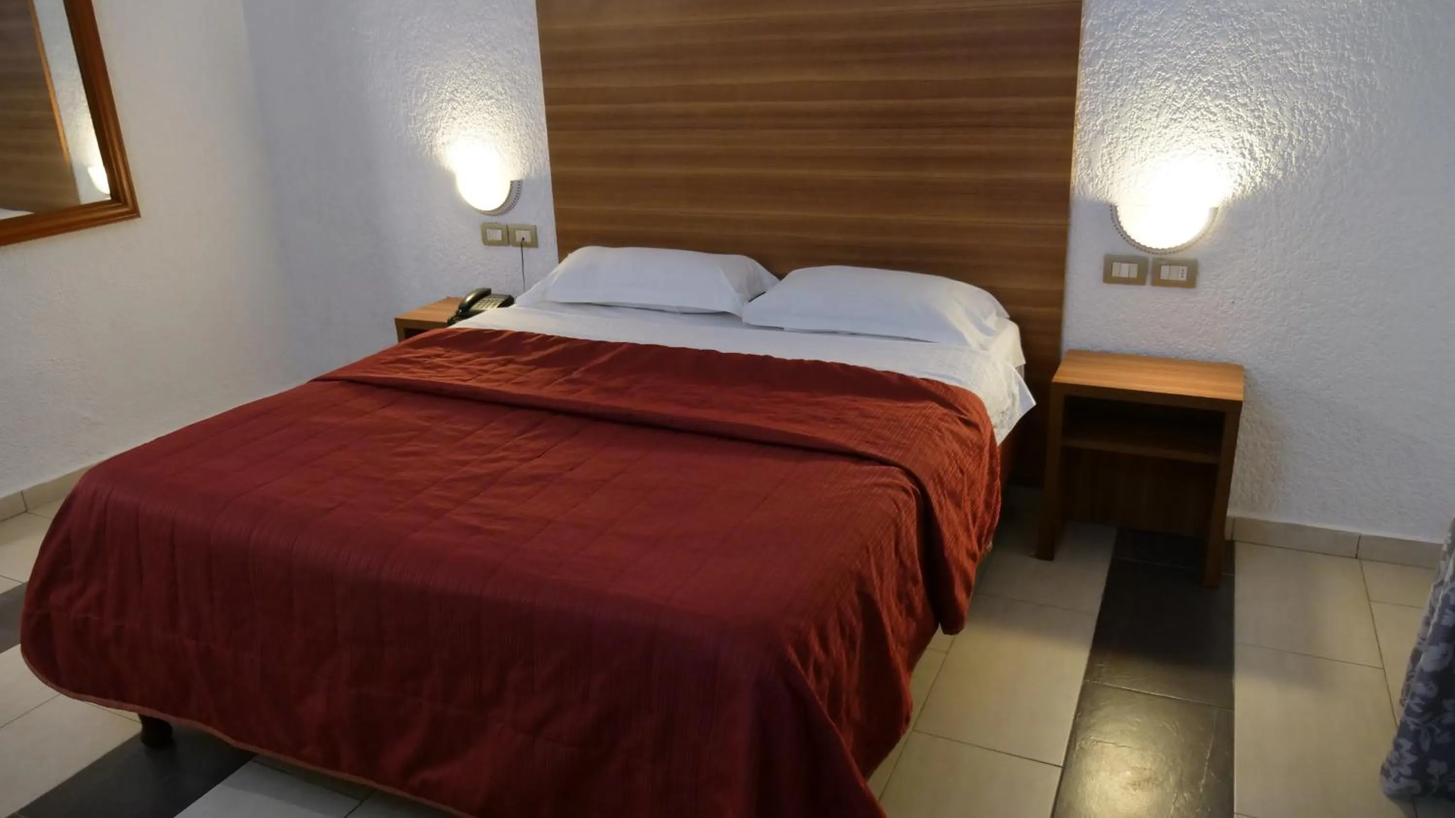 Bedroom, Bed in Hotel Franco Yaounde