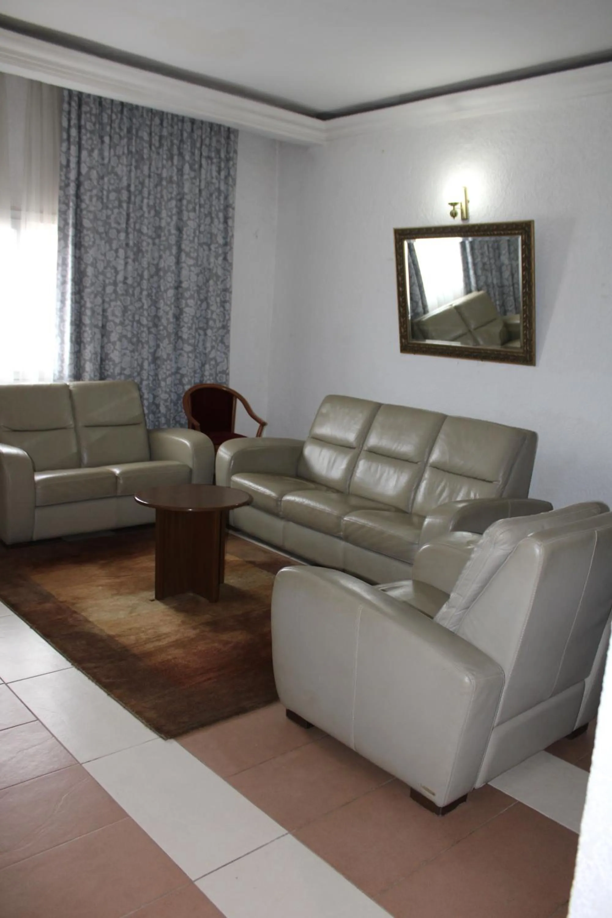 Living room in Hotel Franco Yaounde