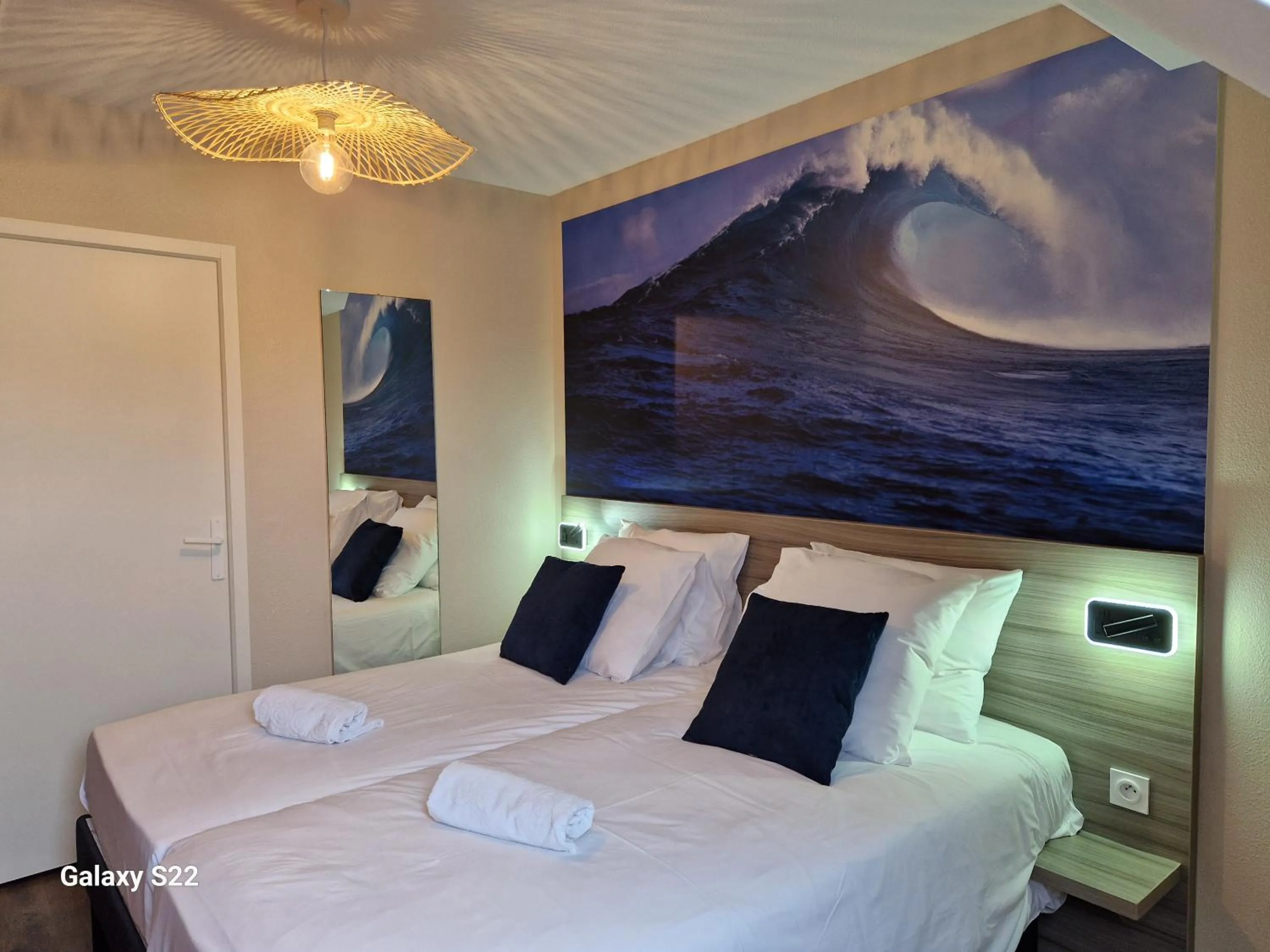 Property building, Bed in Hotel Eisenhower