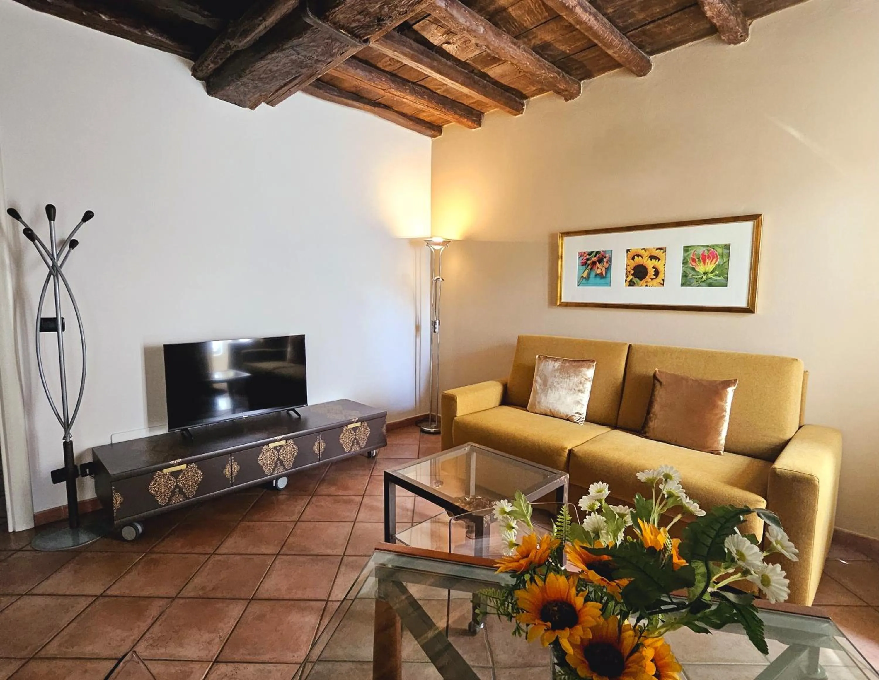 Communal lounge/ TV room in Loger Confort Residence & Apartments