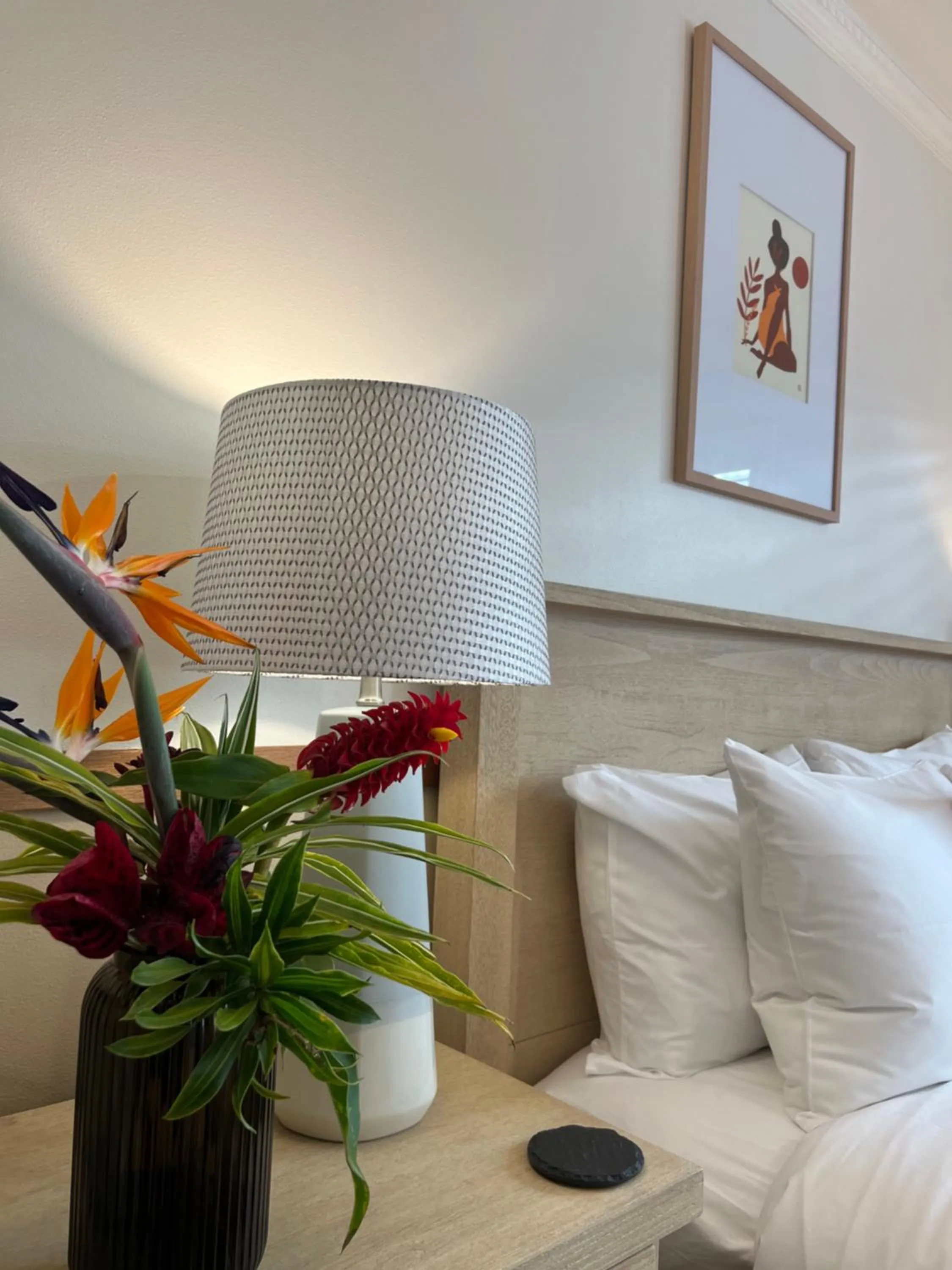 Bed in Mango Sunset Bed and Breakfast