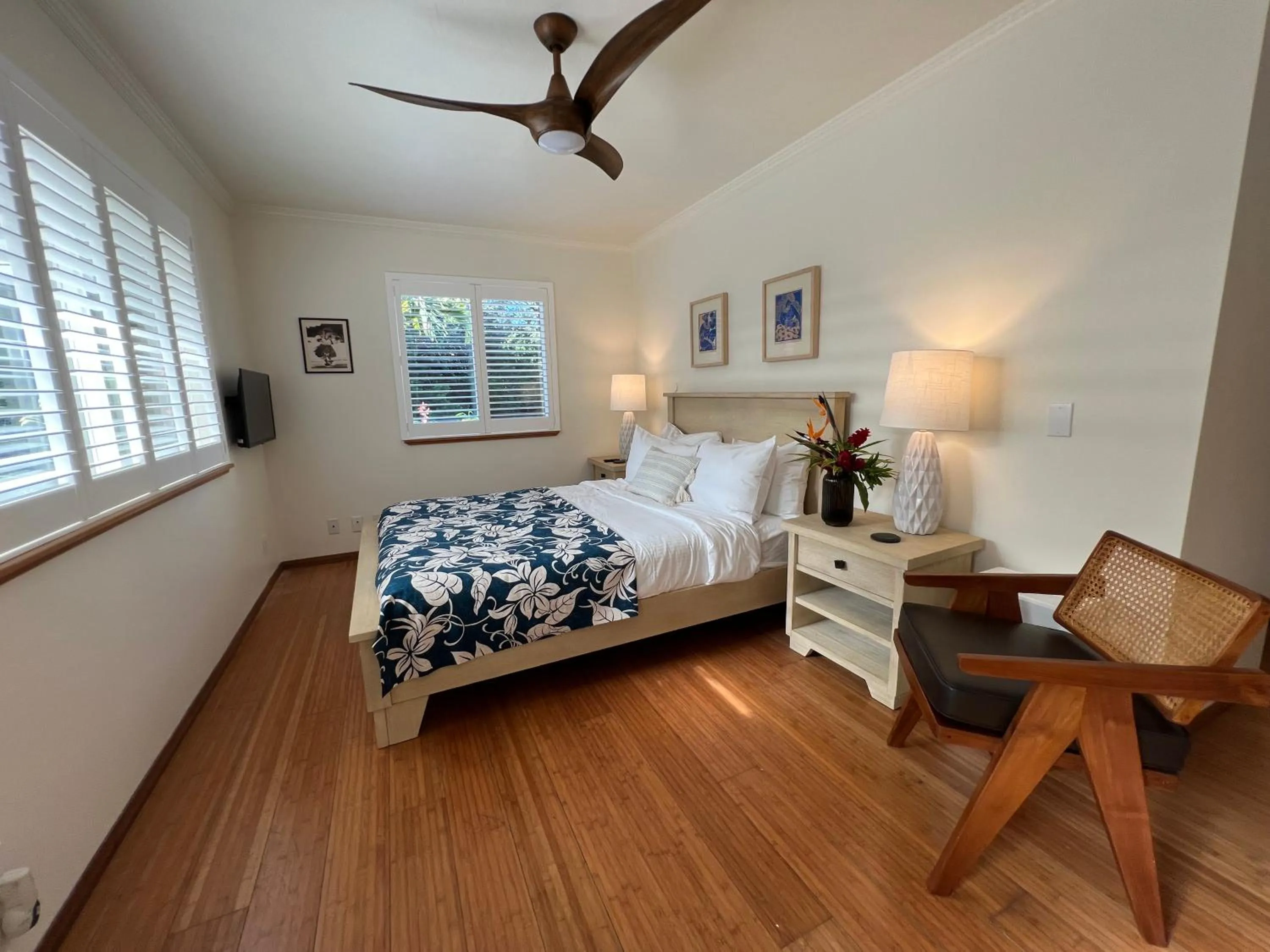 Bed in Mango Sunset Bed and Breakfast