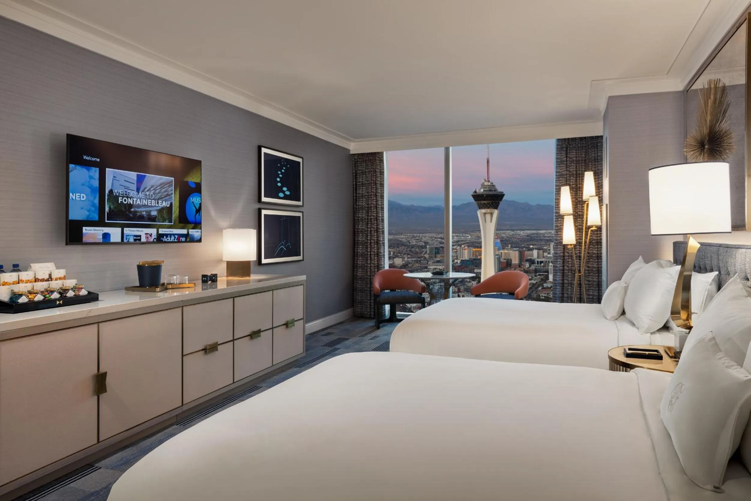 Bedroom, Bed in Fontainebleau Las Vegas