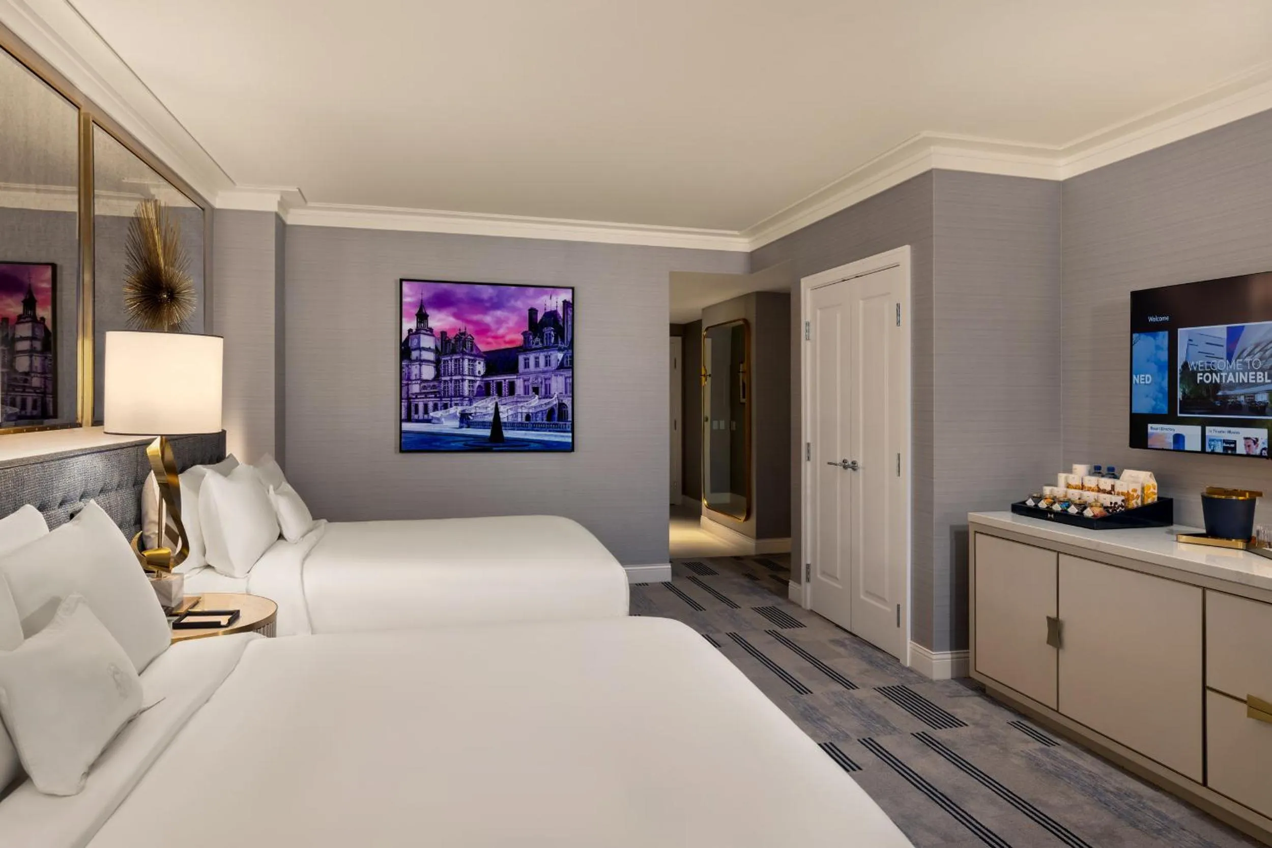 Bedroom, Bed in Fontainebleau Las Vegas