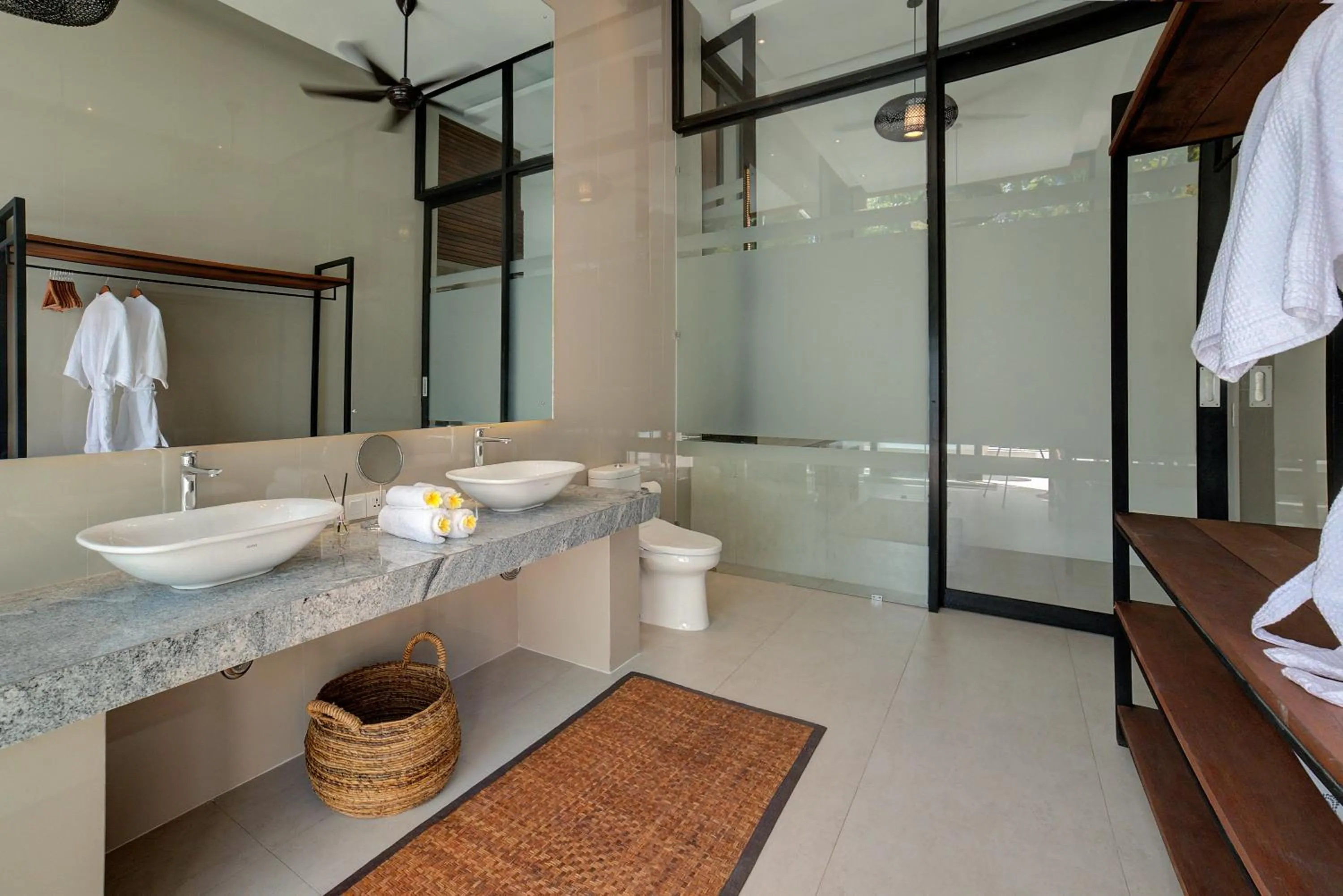 Shower in The Studios Ubud-Adult Only