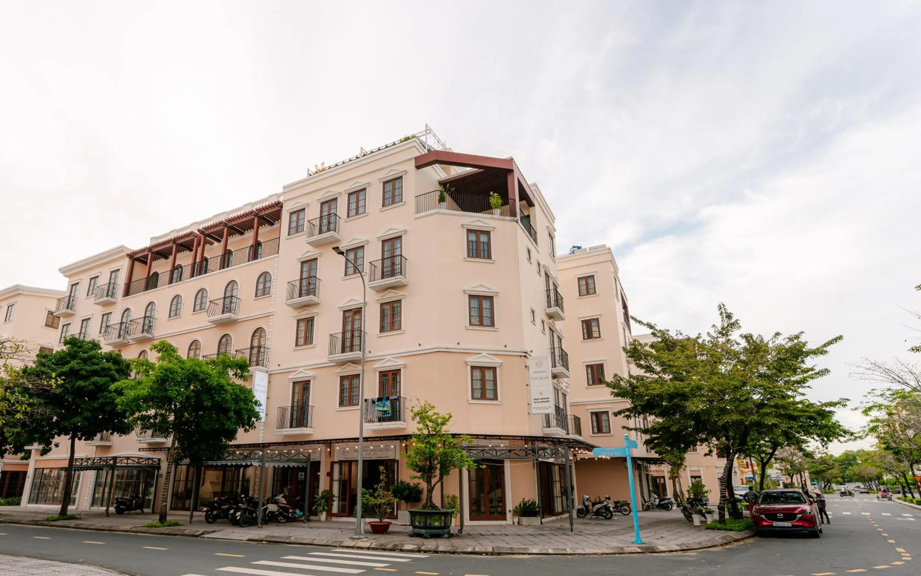 Property building in Mimosa Hotel Phú Quốc