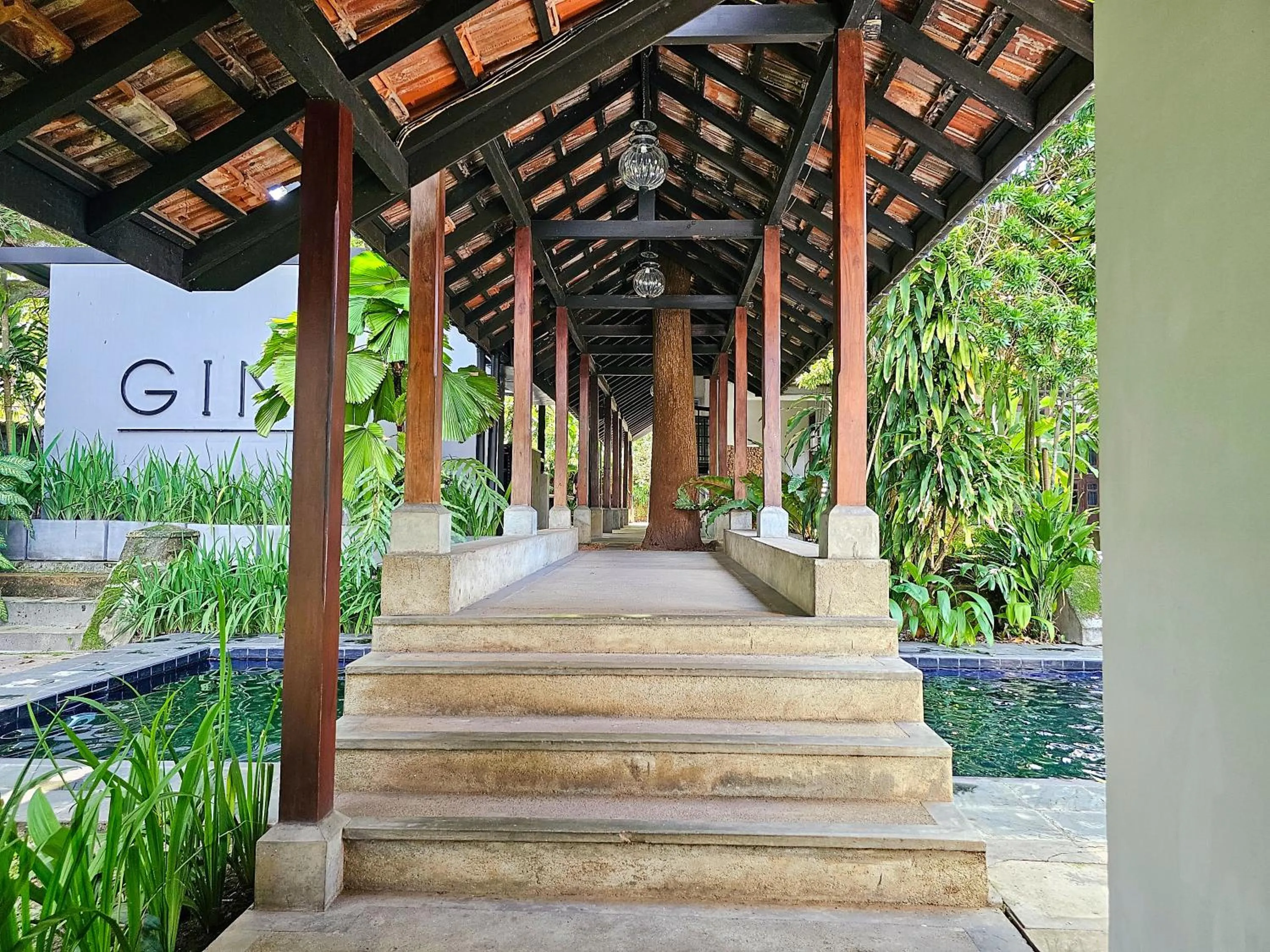 Garden in Havelock Bungalow - Live Fire Cooking - Enjoy 10 percent off at GINI Outdoor Kitchen