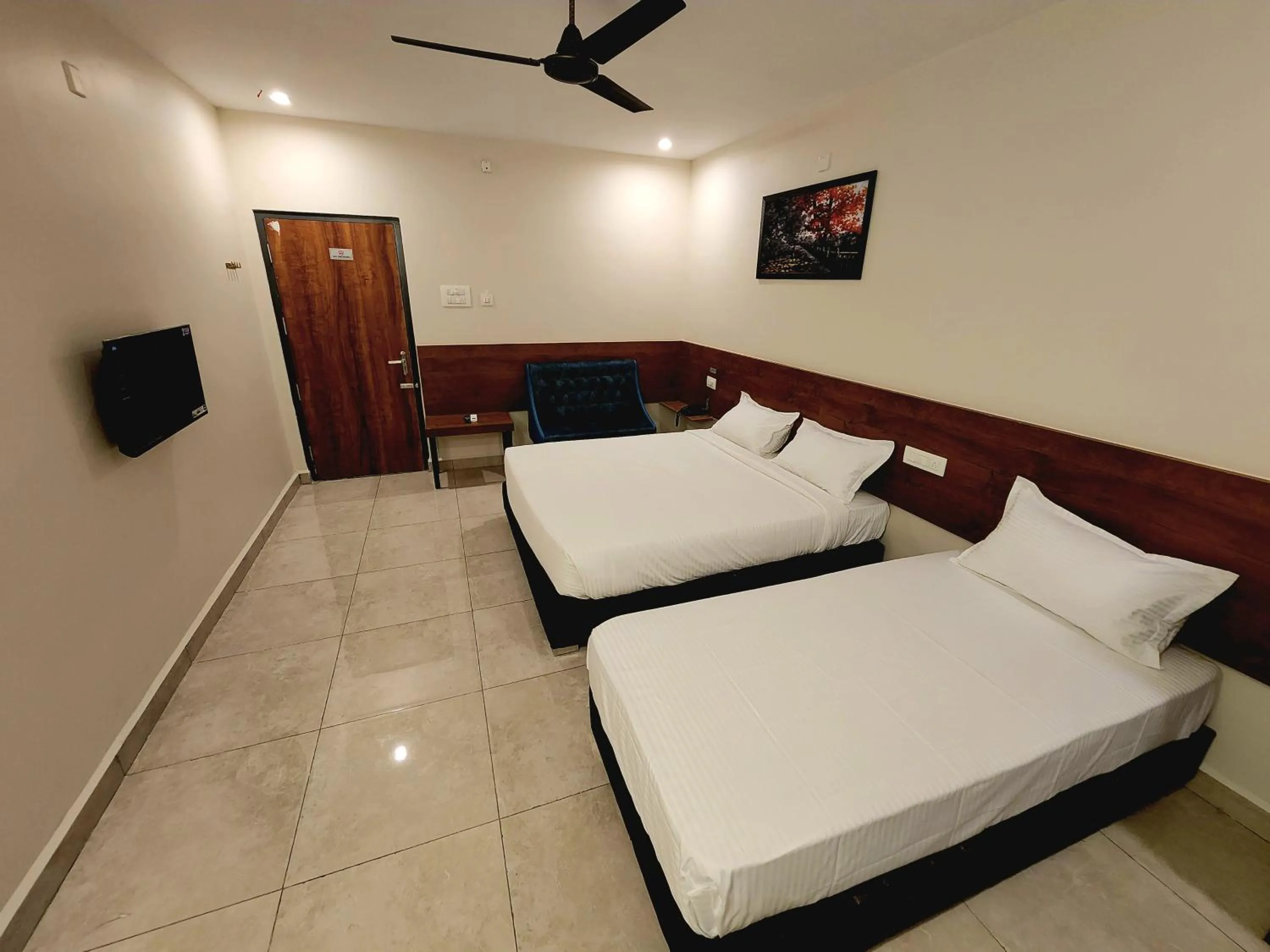 Communal lounge/ TV room, Bed in Hotel Park Varaahi