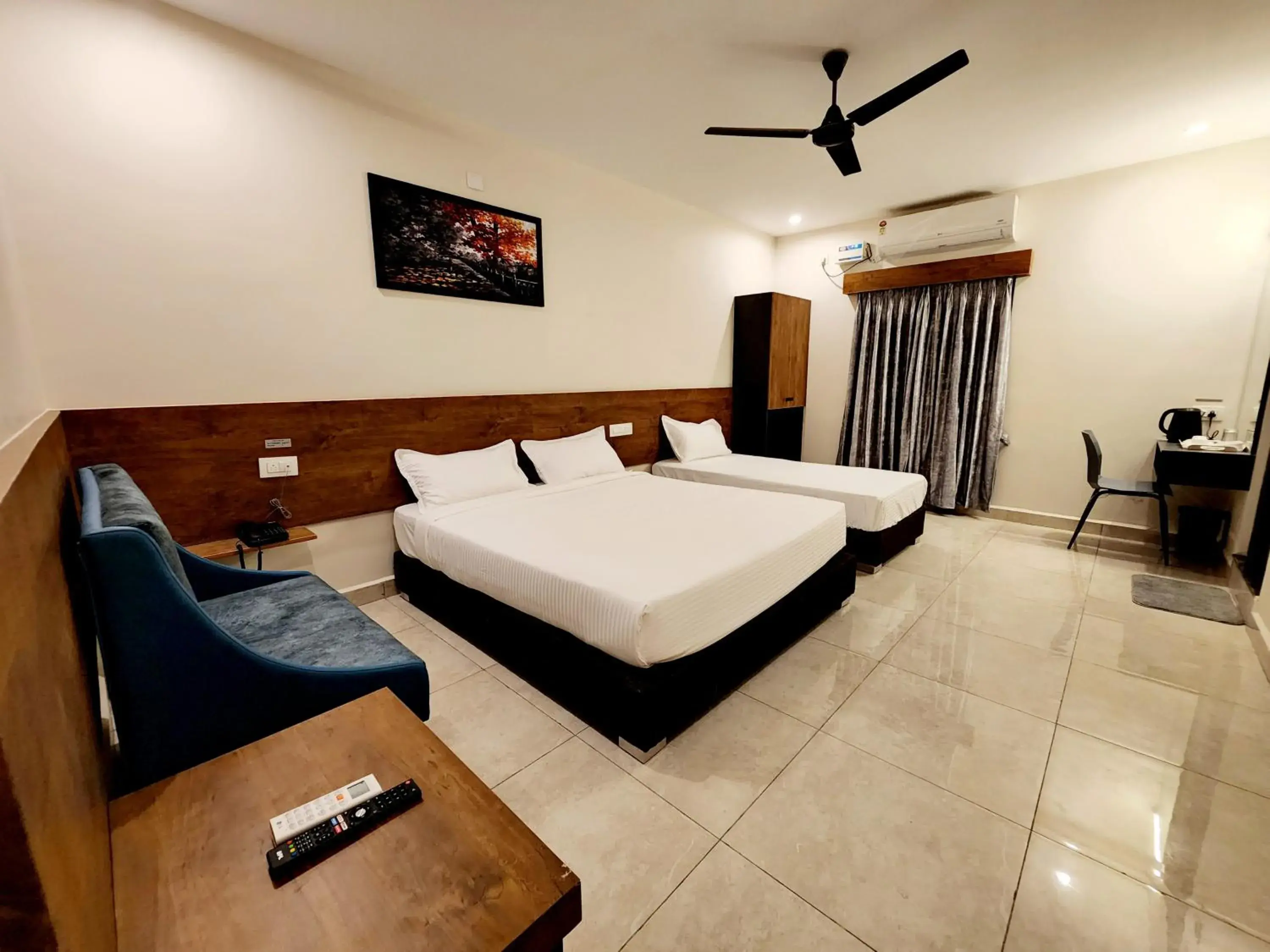 Deluxe Triple Room in Hotel Park Varaahi Deluxe Triple Room in Hotel Park Varaahi