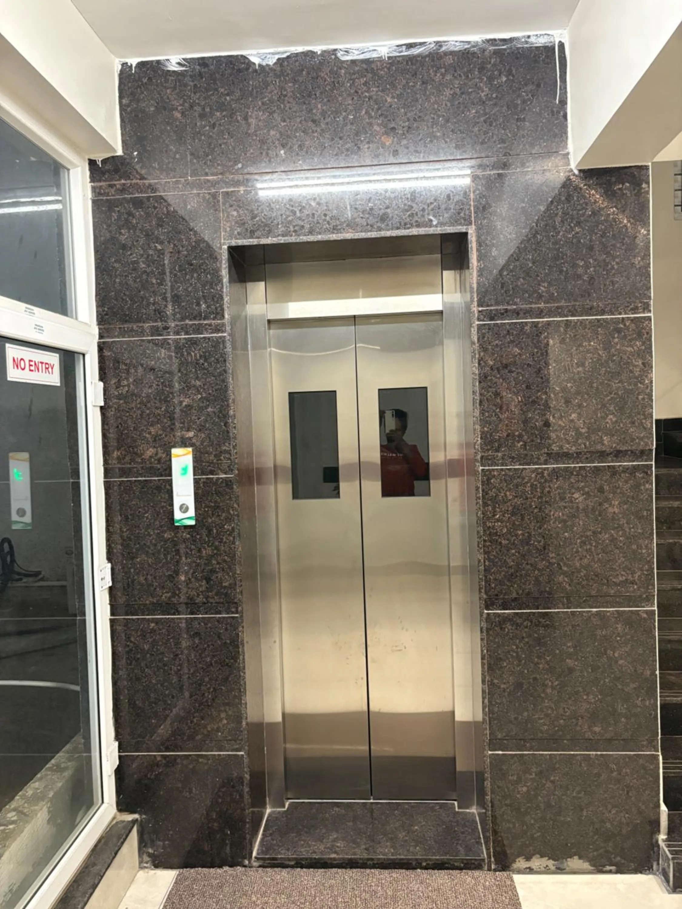 elevator in Hotel Park Varaahi