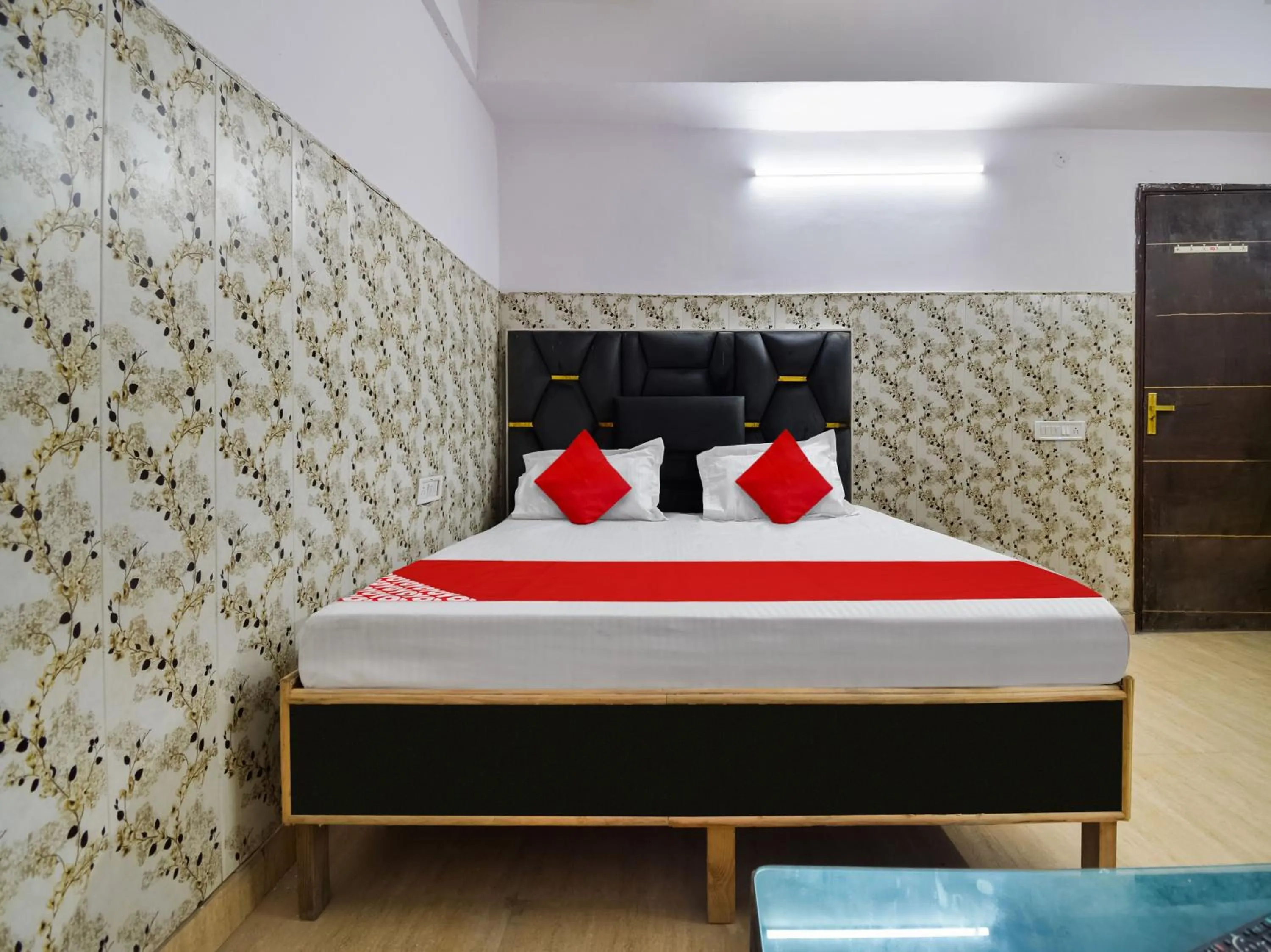 Bedroom in Hotel O Black Inn