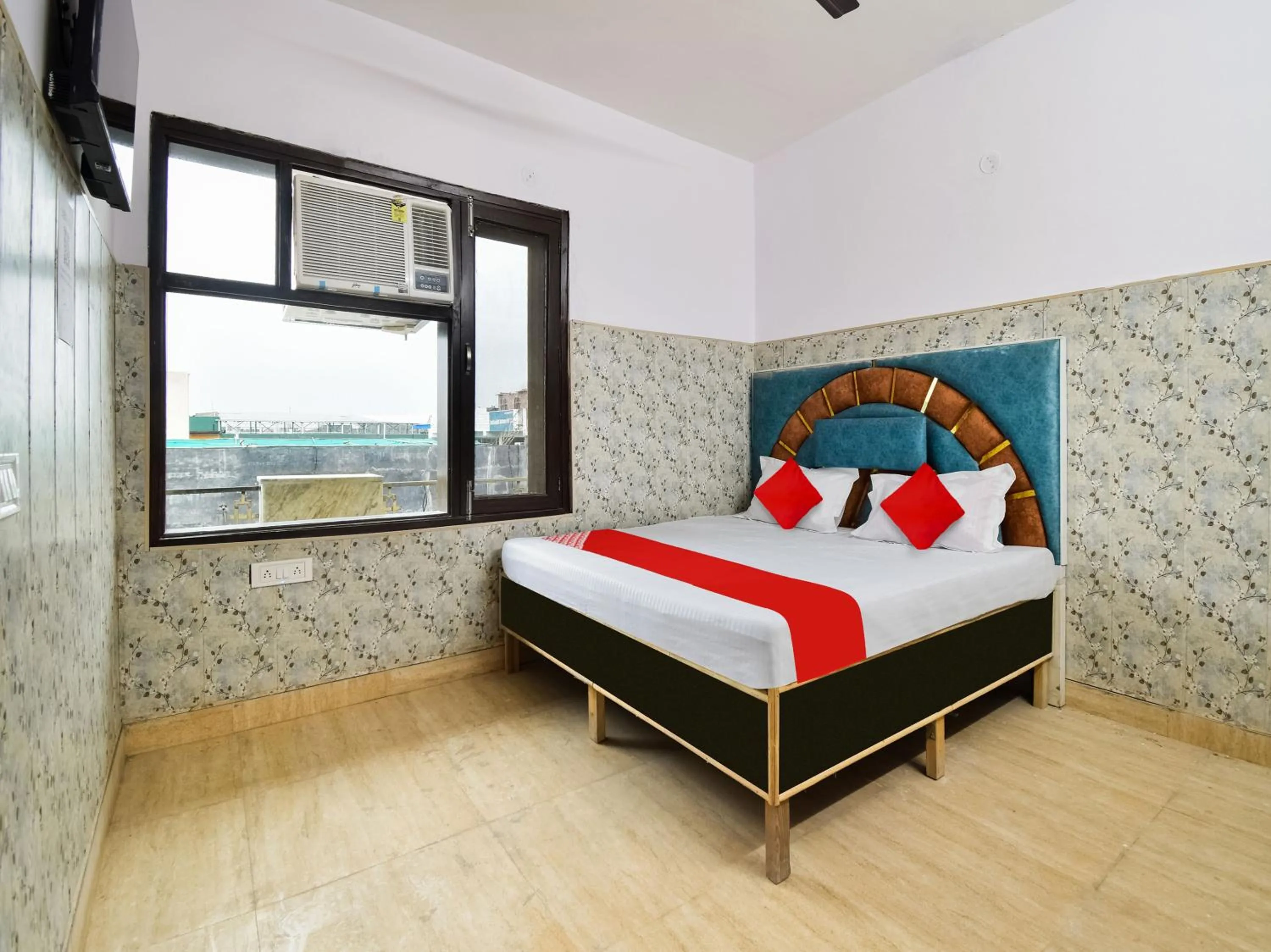 Bedroom in Hotel O Black Inn