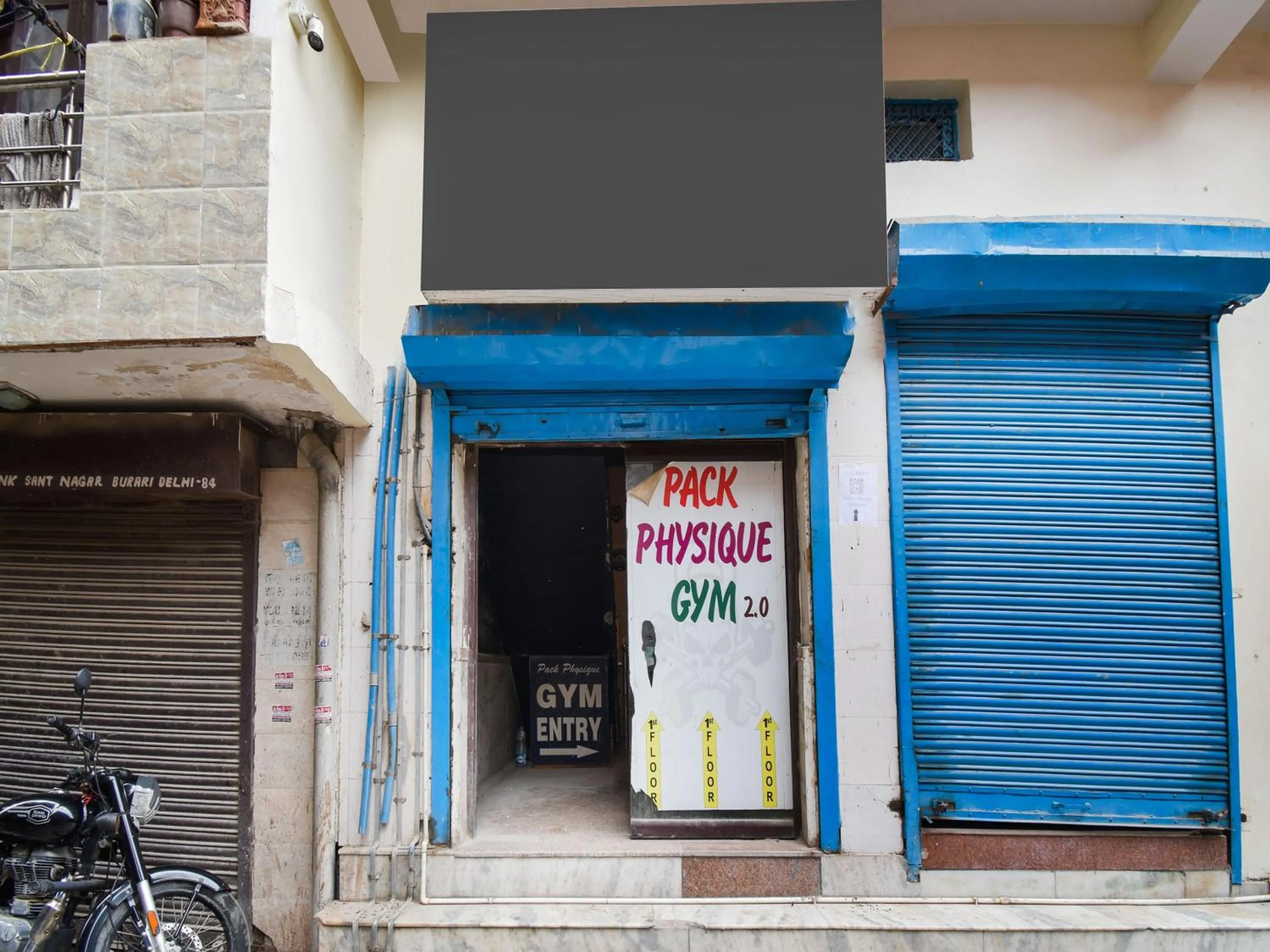 Facade/entrance in Hotel O Black Inn
