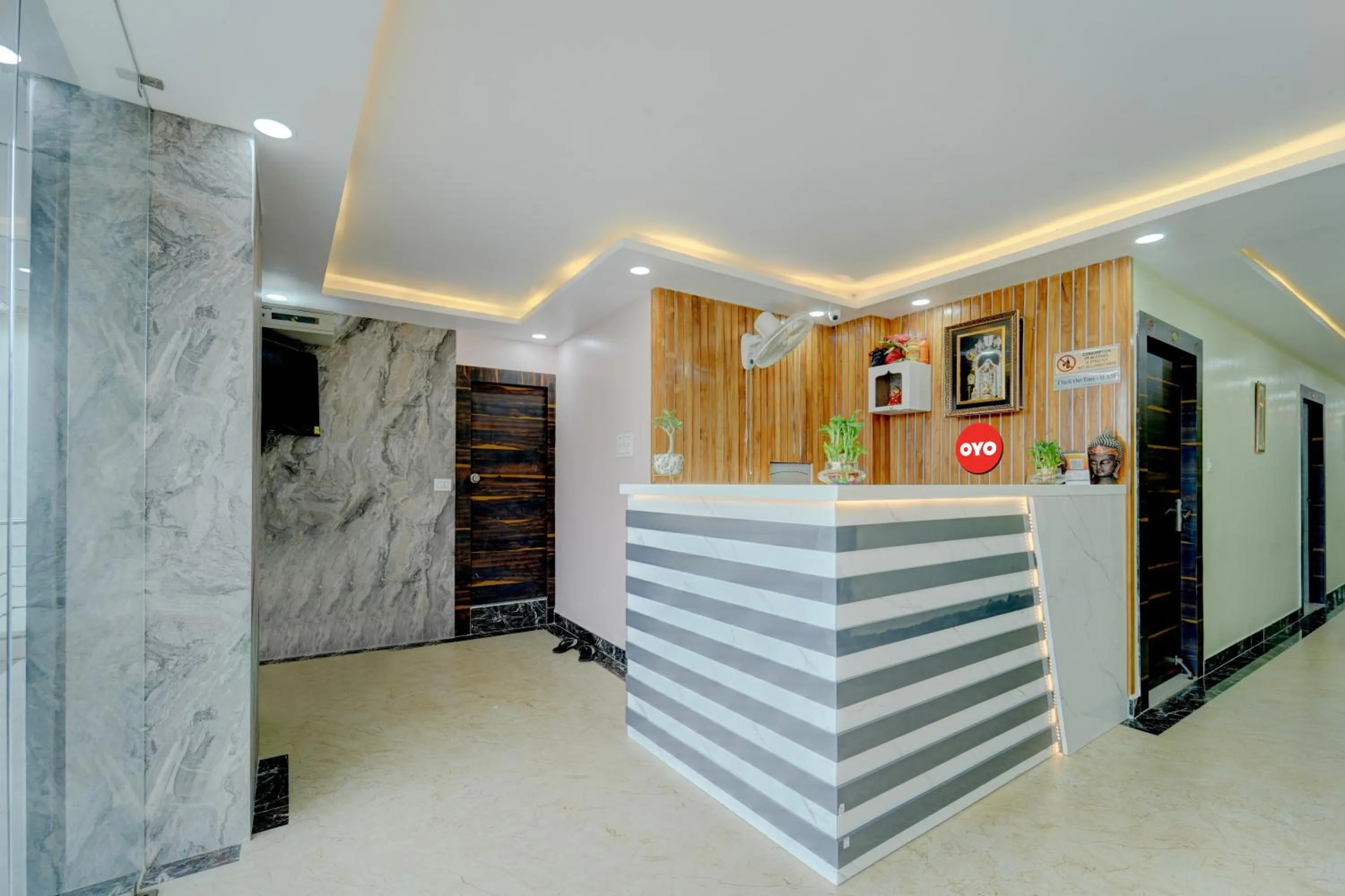 Lobby or reception in Hotel O N S Hotel Banquet & Cafe