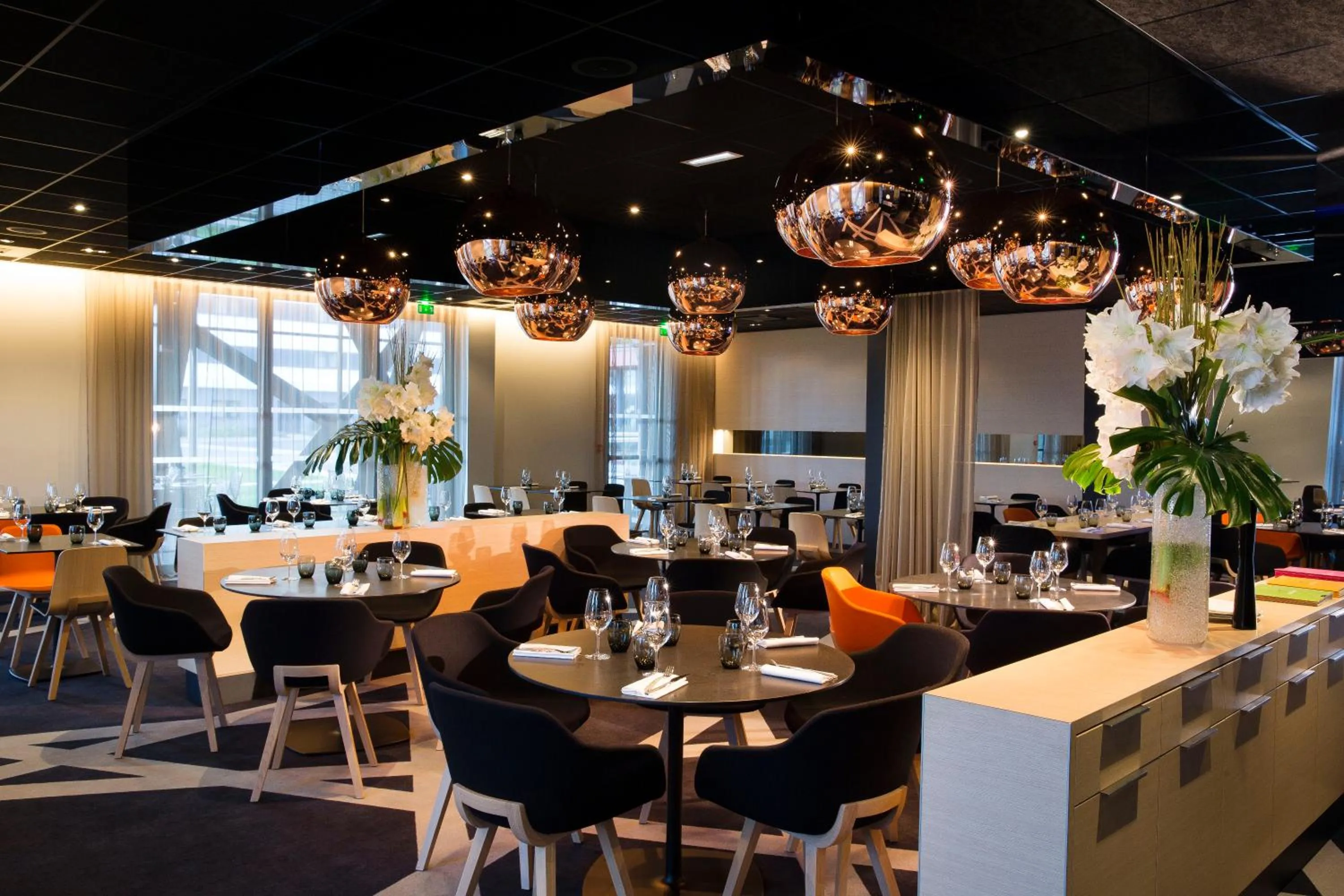 Restaurant/places to eat in Oceania Paris Roissy CDG