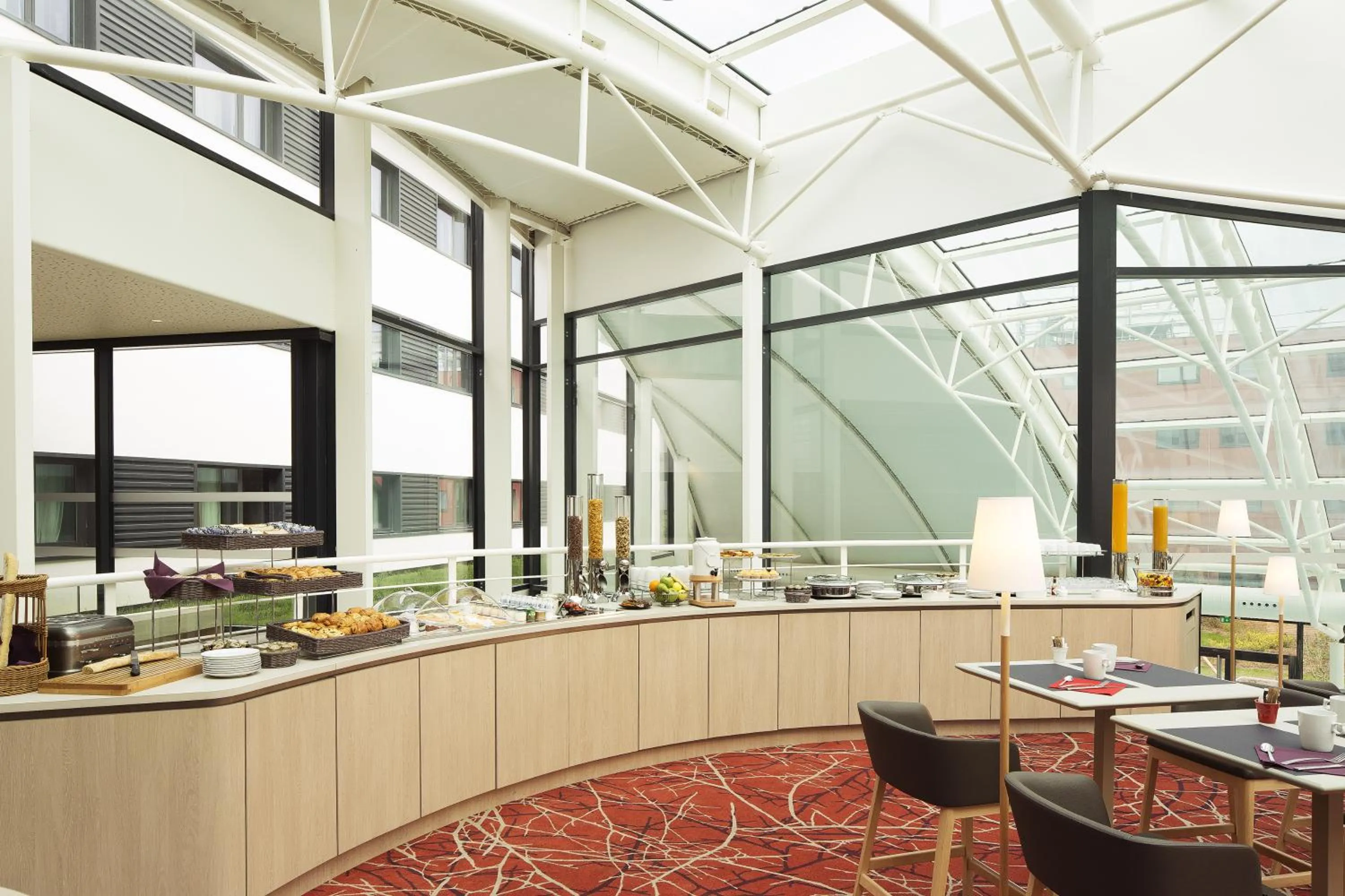 Restaurant/places to eat in Oceania Paris Roissy CDG