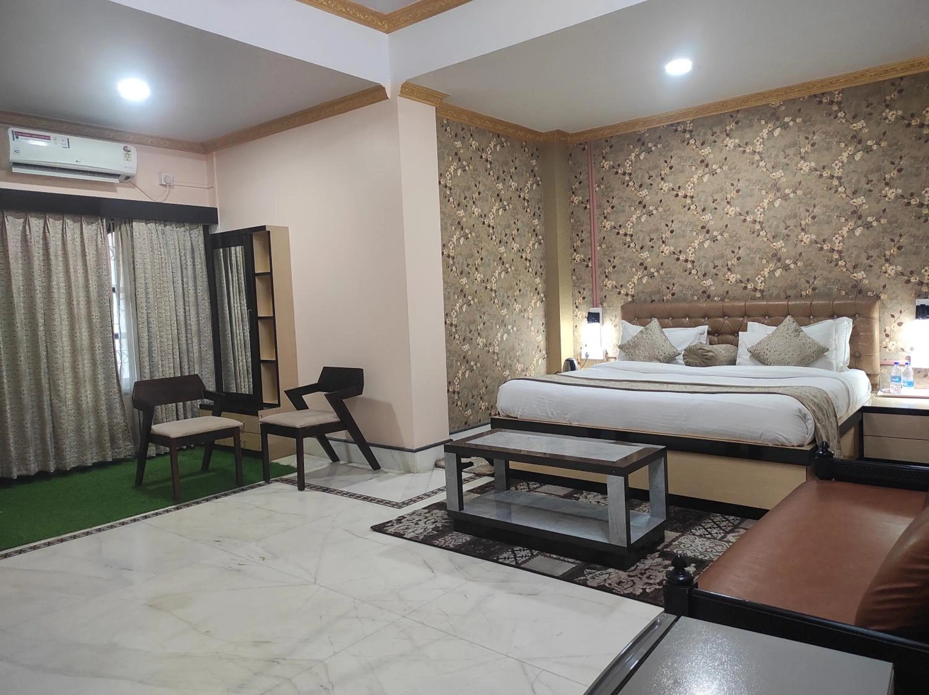 Bedroom in Hotel Rising Sun