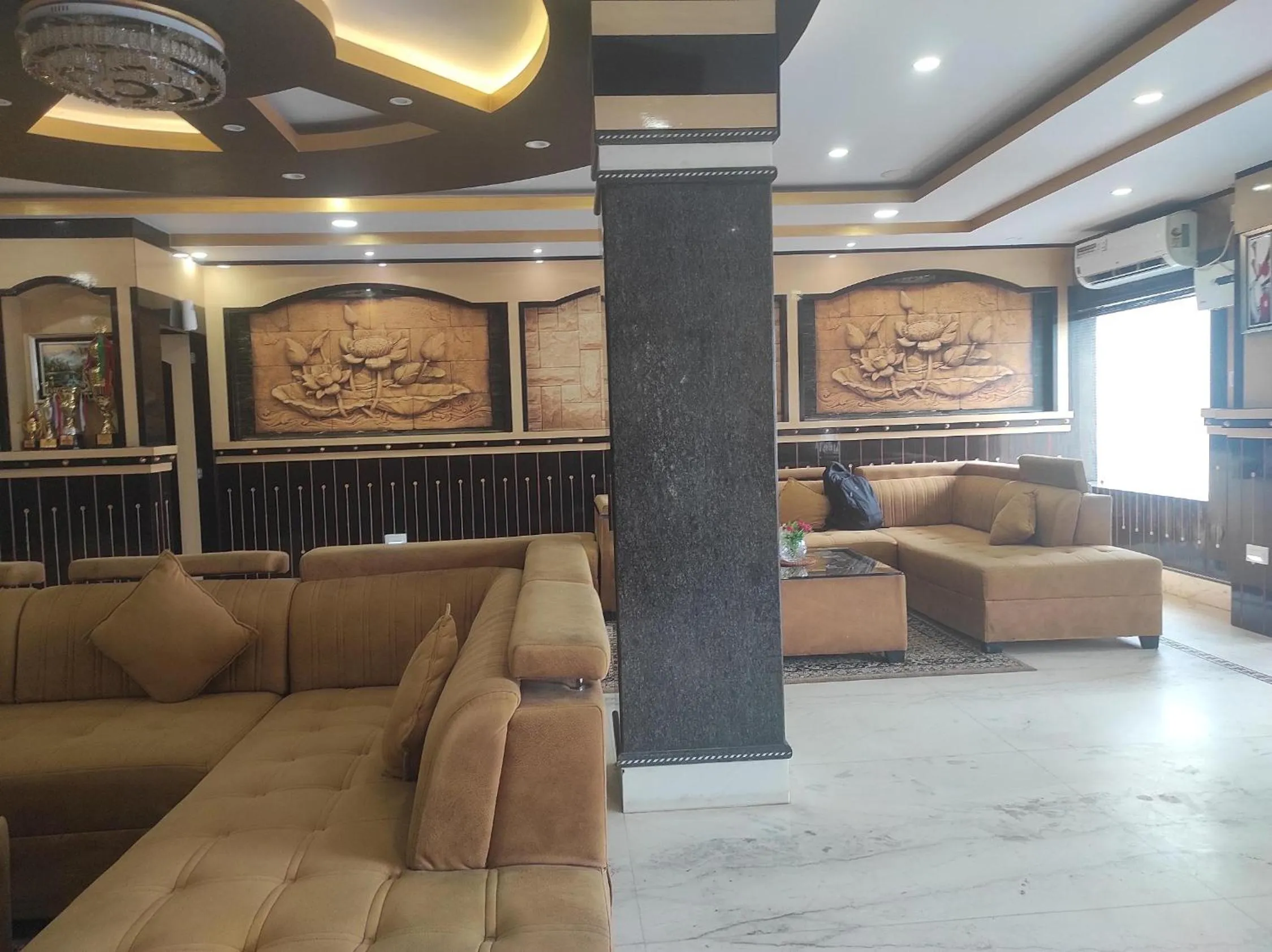 Living room in Hotel Rising Sun