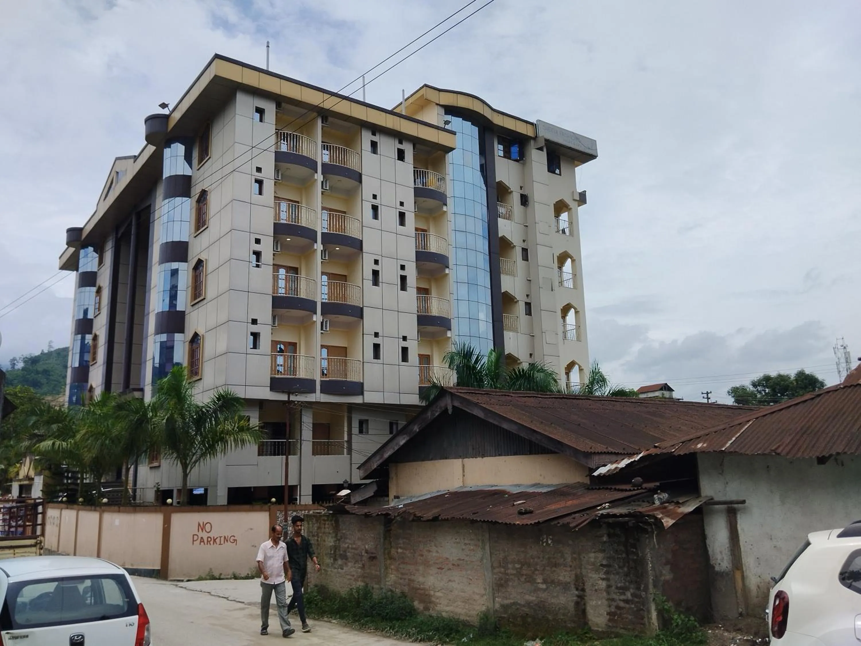 Property building in Hotel Rising Sun