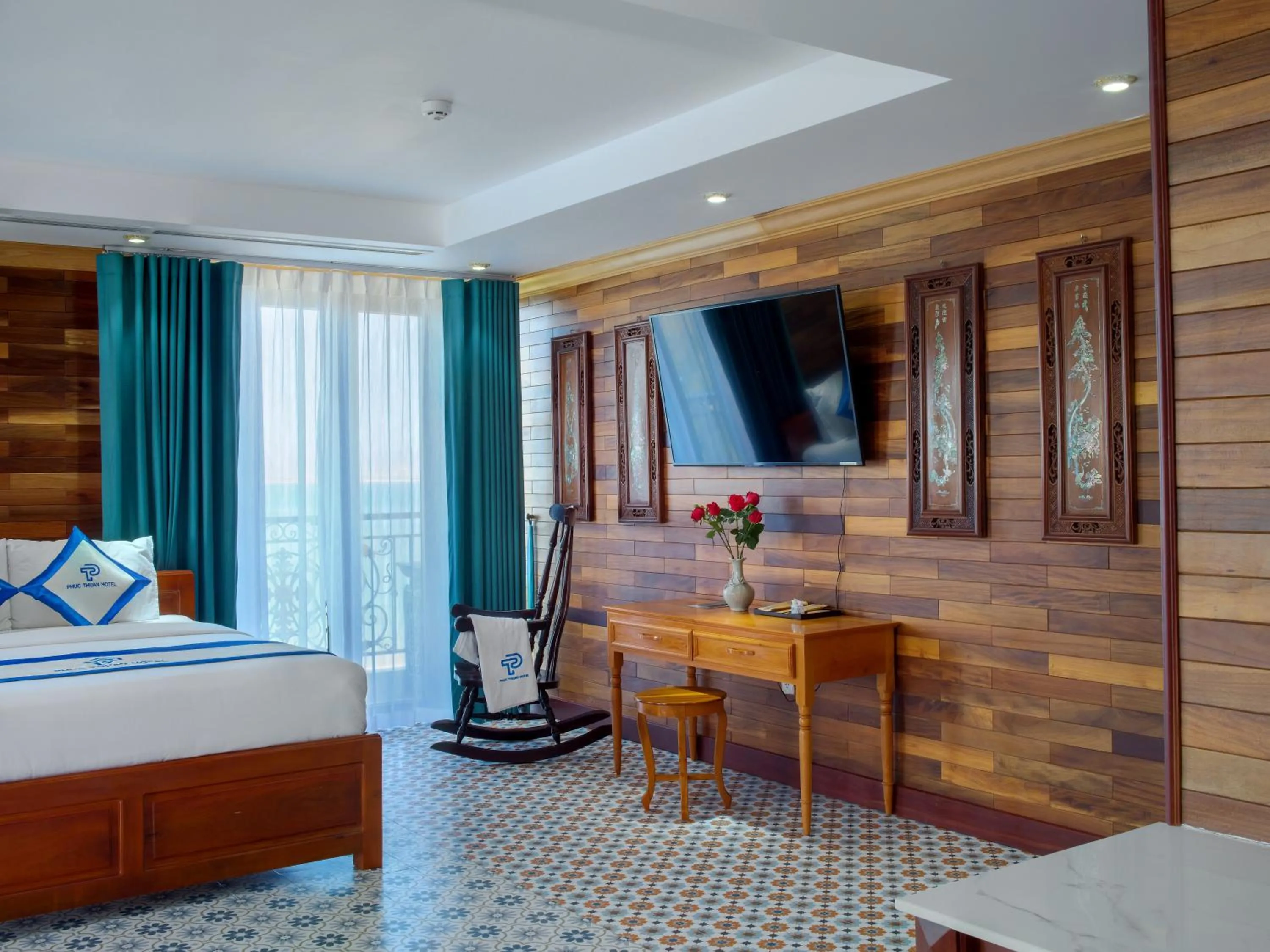 TV and multimedia, Bed in Phuc Thuan Hotel - Ninh Thuan