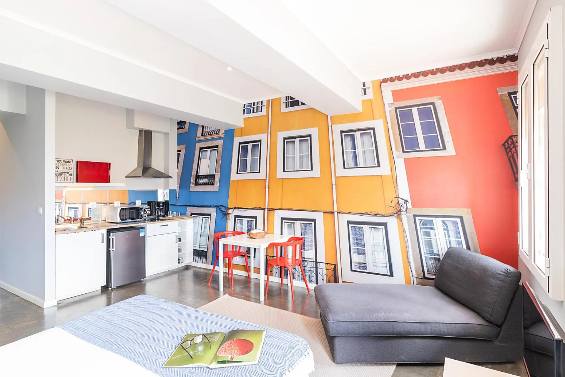 Kitchen or kitchenette in Emporium Lisbon Suites