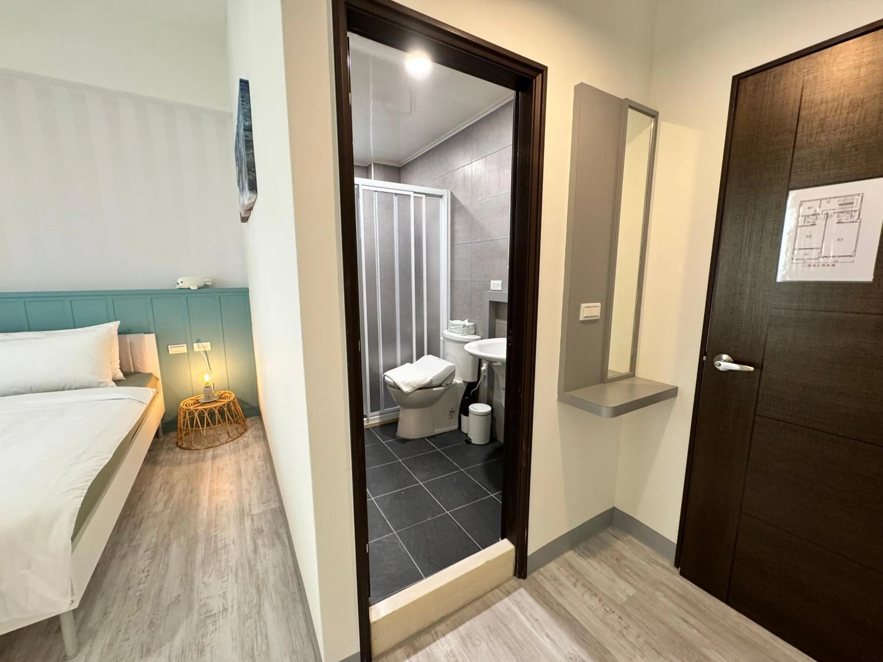 Shower, Bed in WinXin House